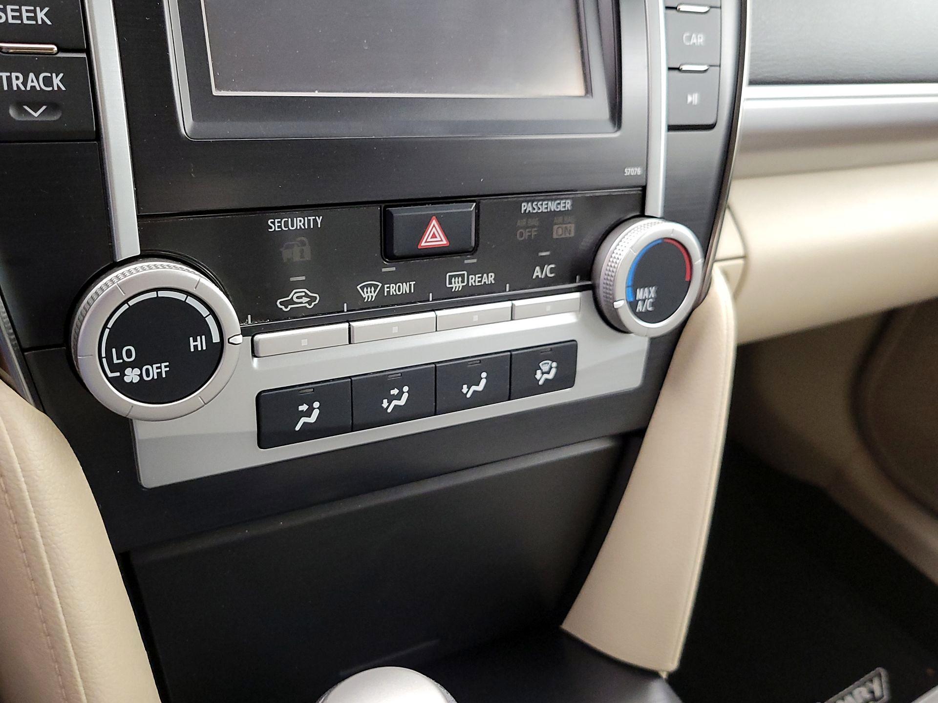 Thumbnail: 2013 Toyota Camry - 15