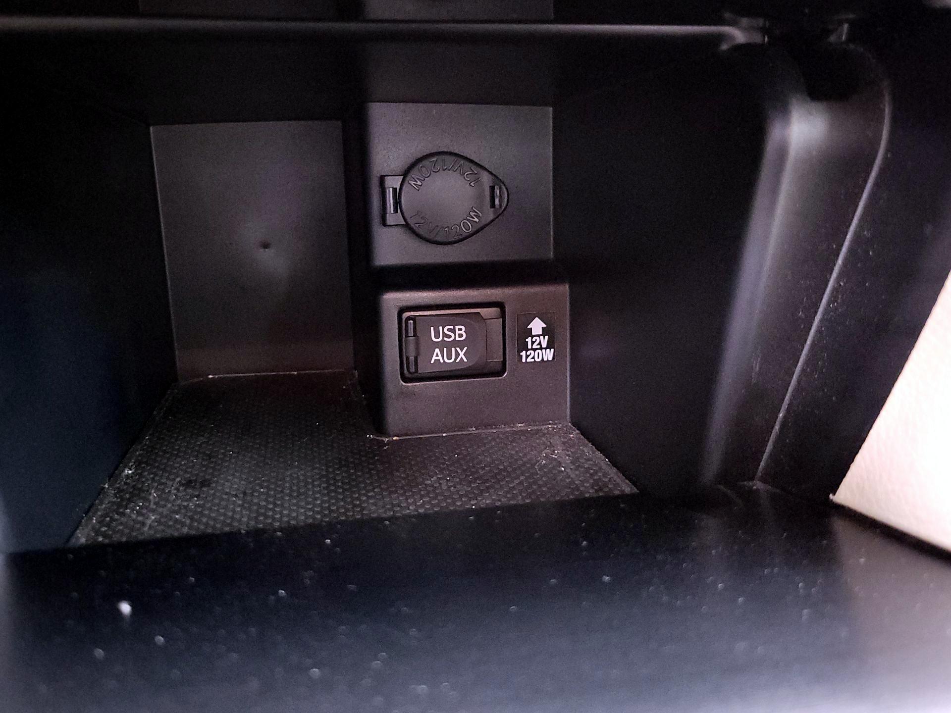 Thumbnail: 2013 Toyota Camry - 17