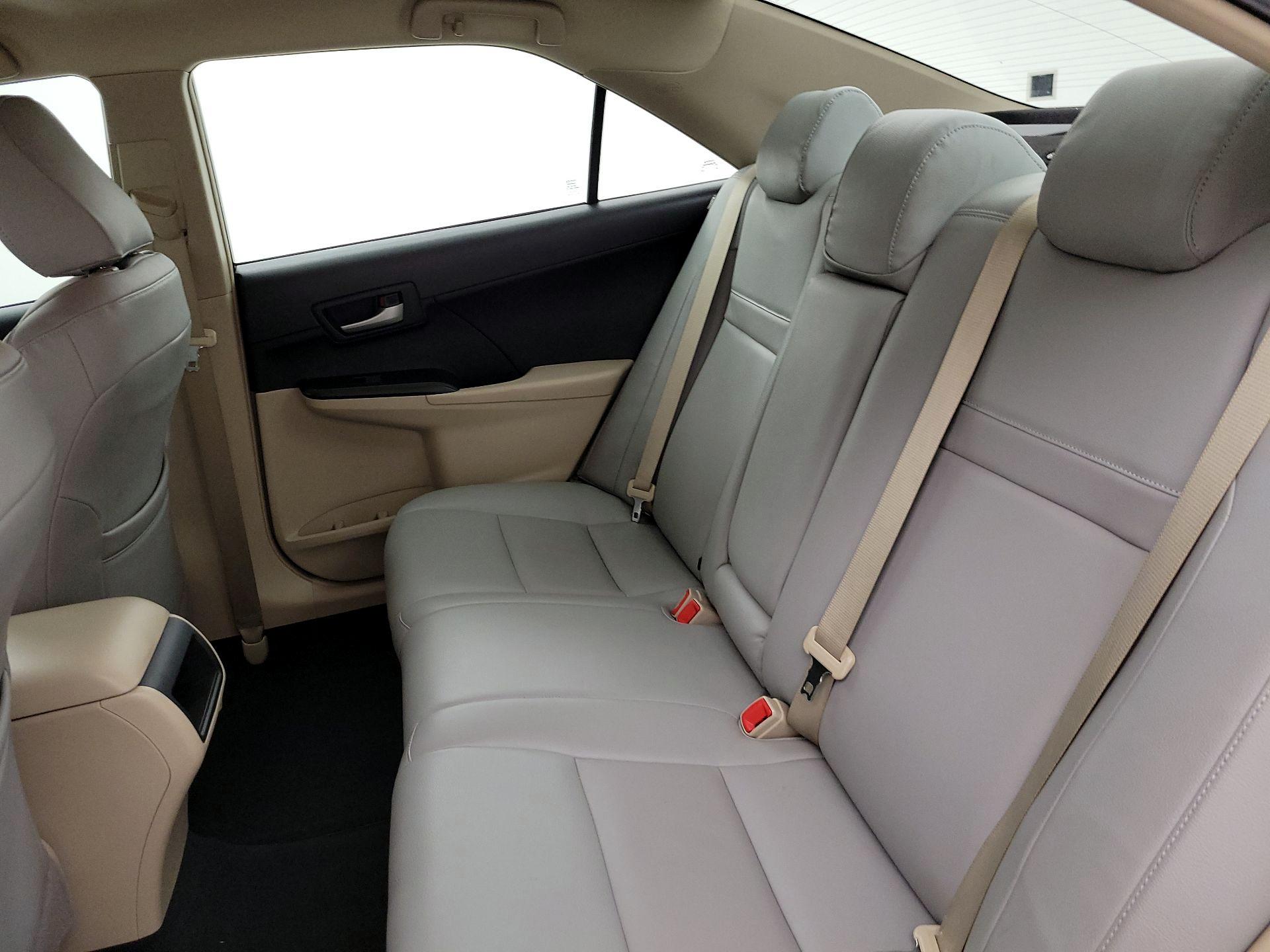Thumbnail: 2013 Toyota Camry - 18