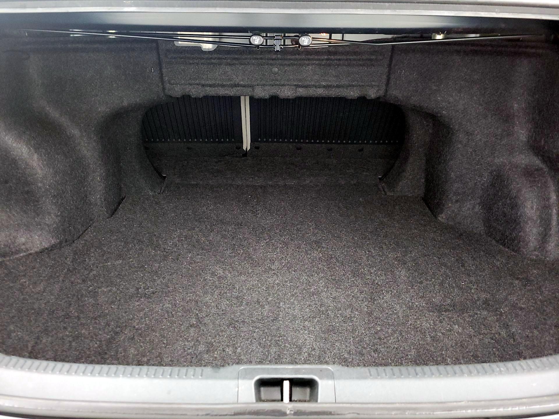 Thumbnail: 2013 Toyota Camry - 19