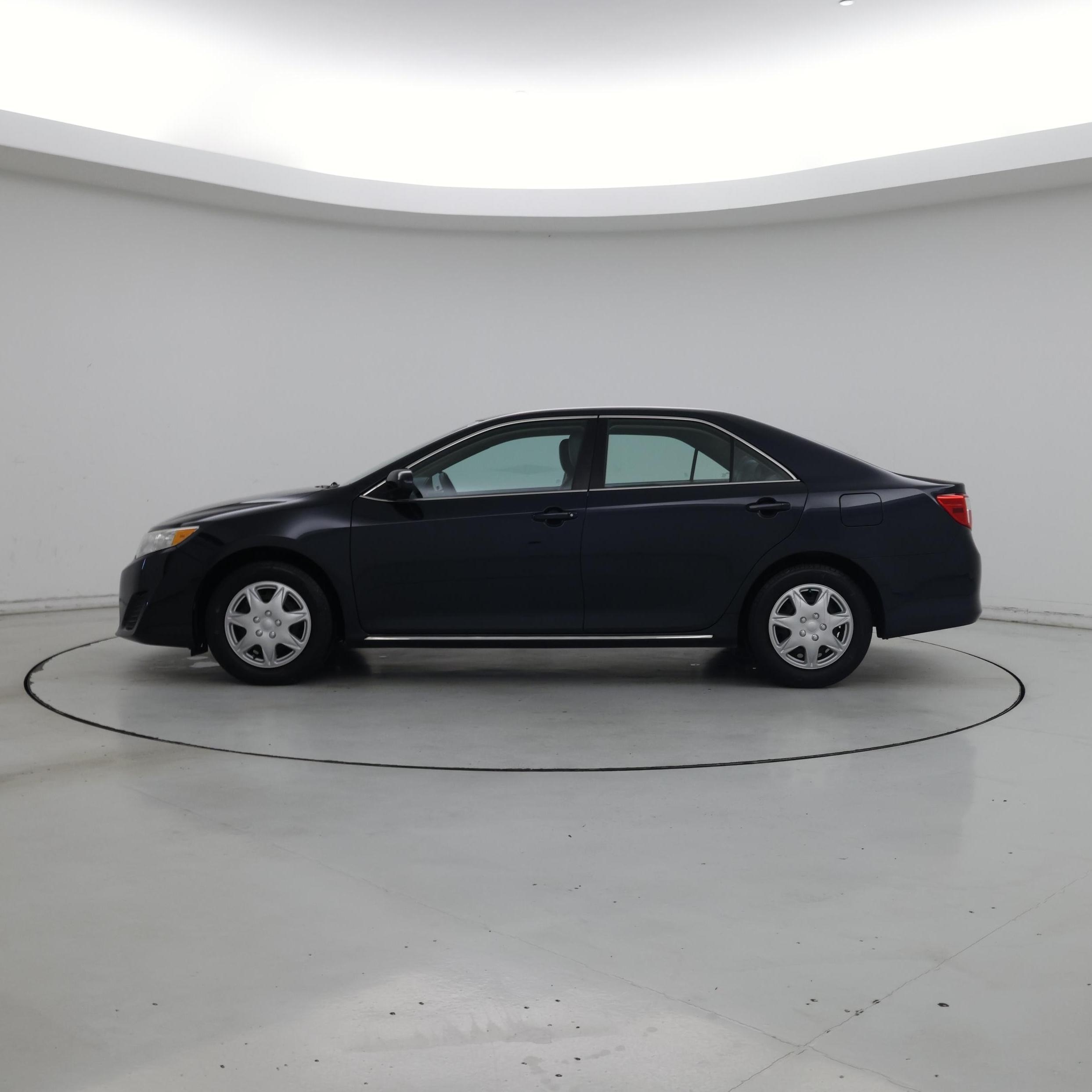 Thumbnail: 2013 Toyota Camry - 3