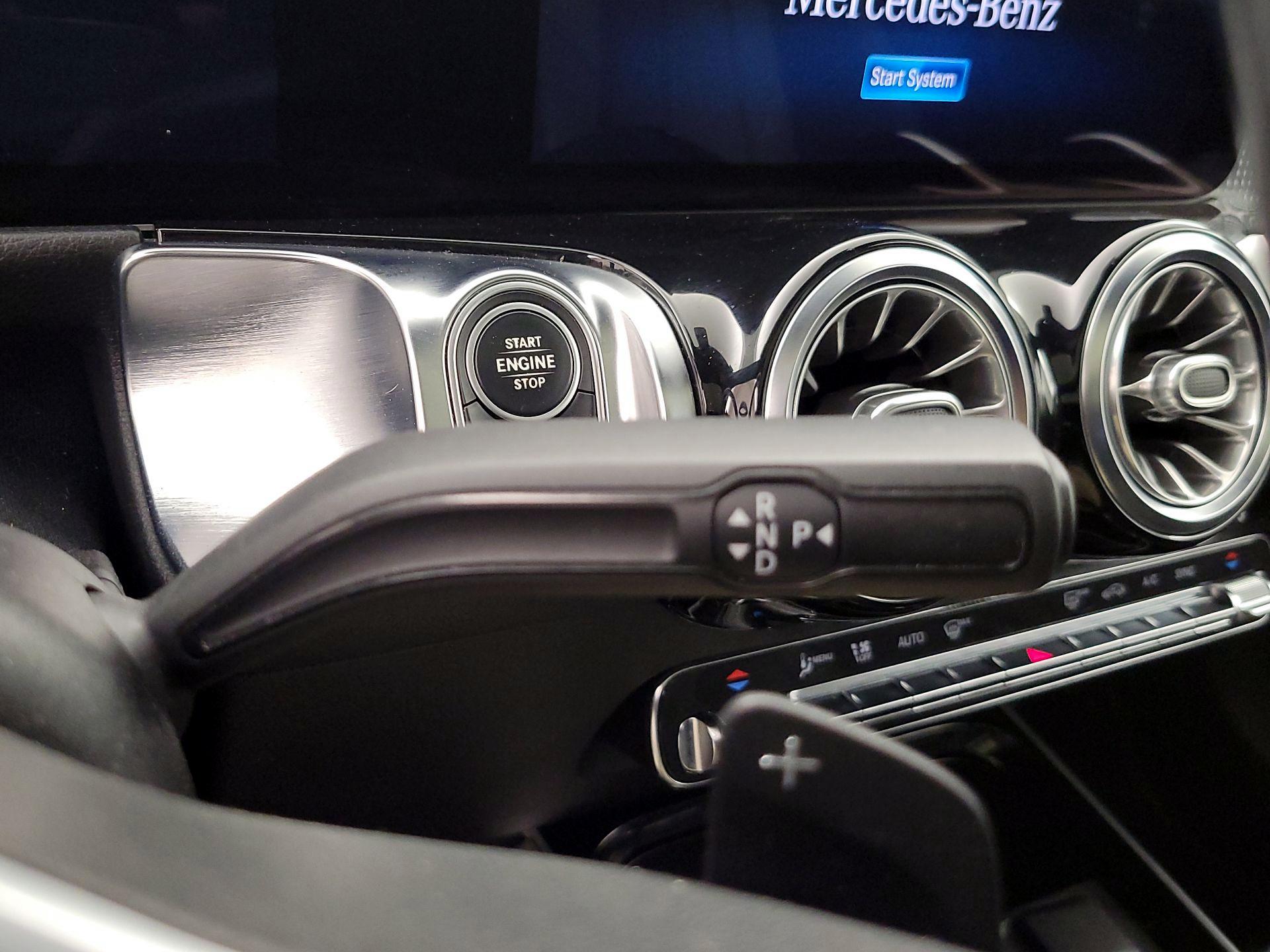 Thumbnail: 2020 Mercedes-Benz GLB - 17