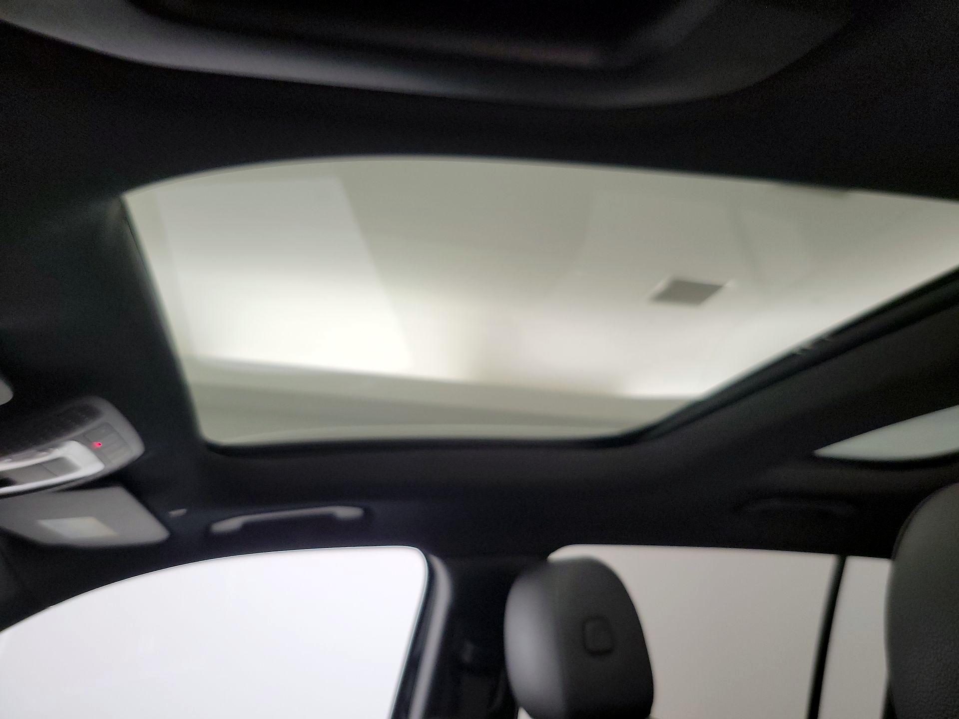Thumbnail: 2020 Mercedes-Benz GLB - 19
