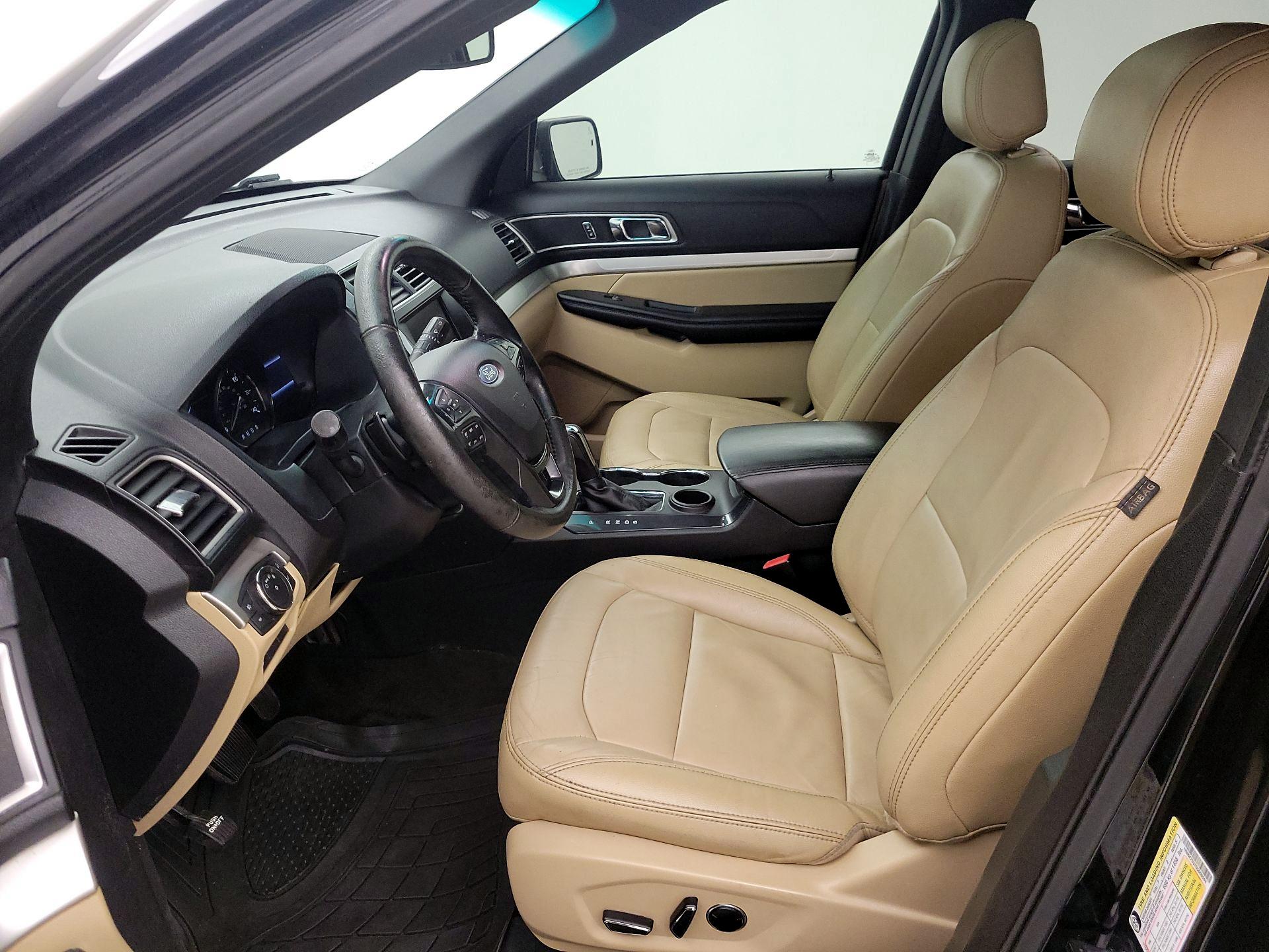 Thumbnail: 2016 Ford Explorer - 11