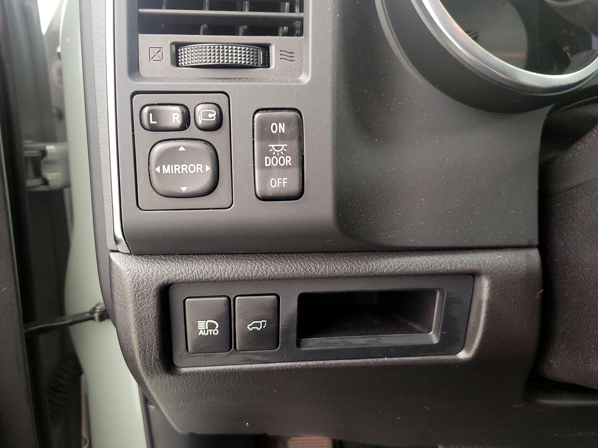Thumbnail: 2021 Toyota Sequoia - 13