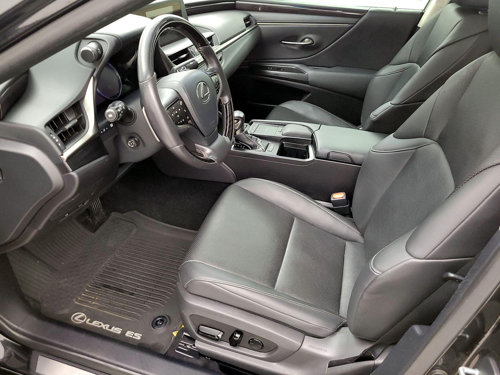 Thumbnail: 2021 Lexus ES - 11