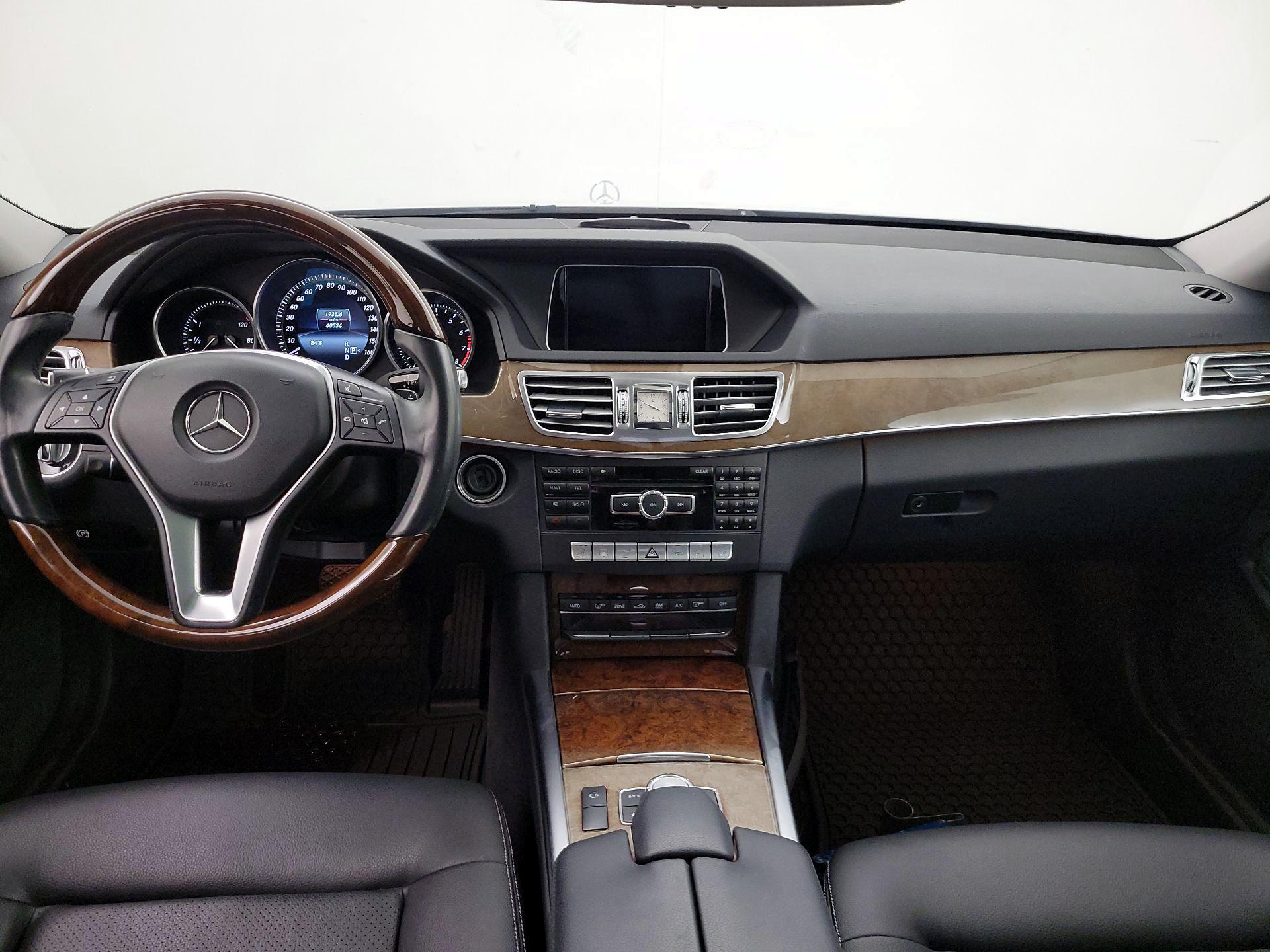 Thumbnail: 2014 Mercedes-Benz E-Class - 9