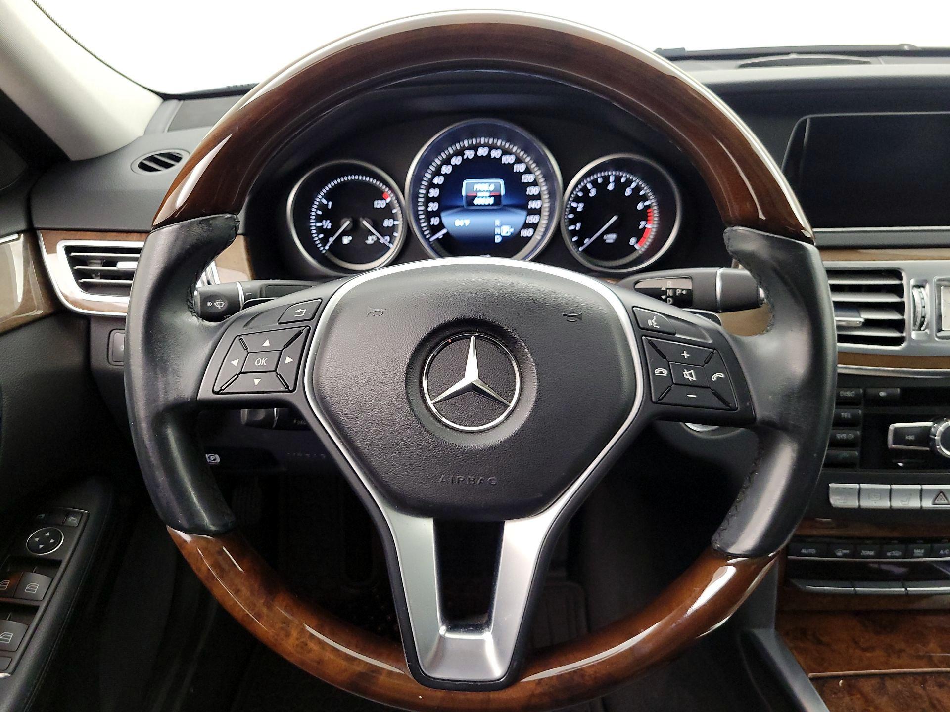 Thumbnail: 2014 Mercedes-Benz E-Class - 10