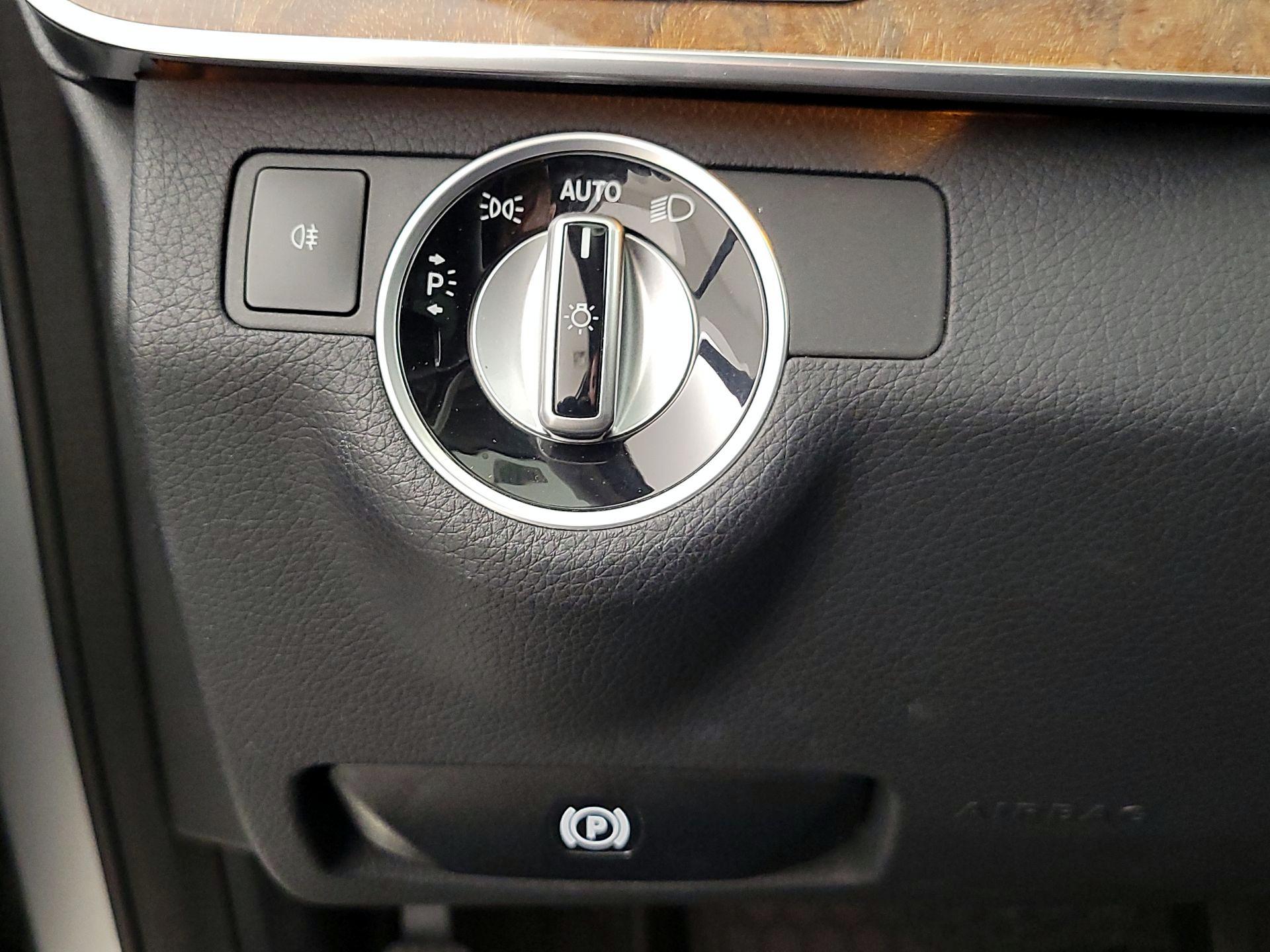Thumbnail: 2014 Mercedes-Benz E-Class - 13