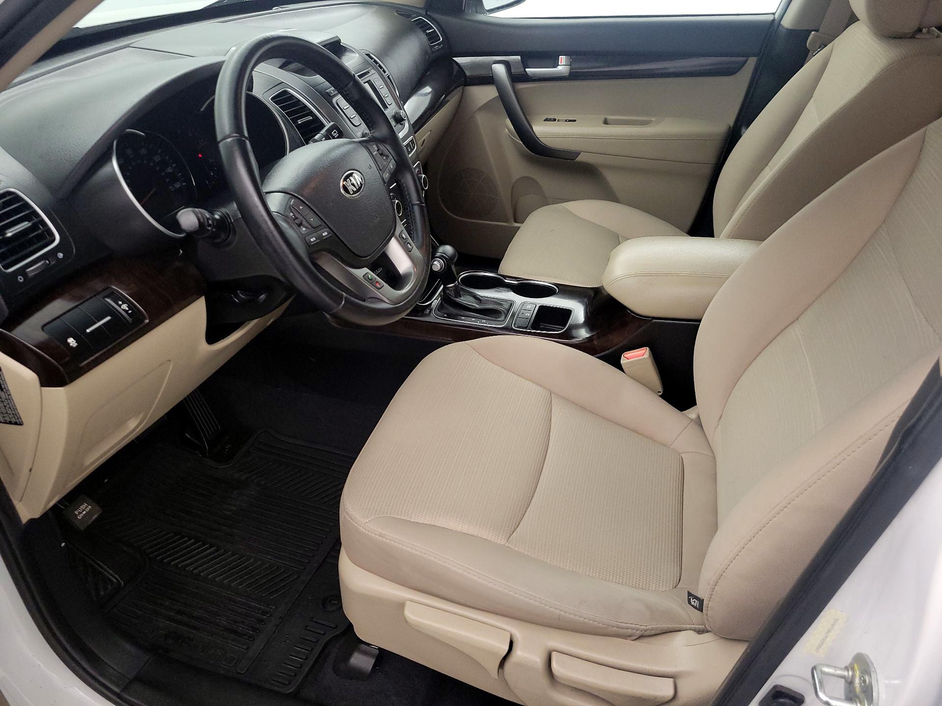 Thumbnail: 2015 Kia Sorento - 11