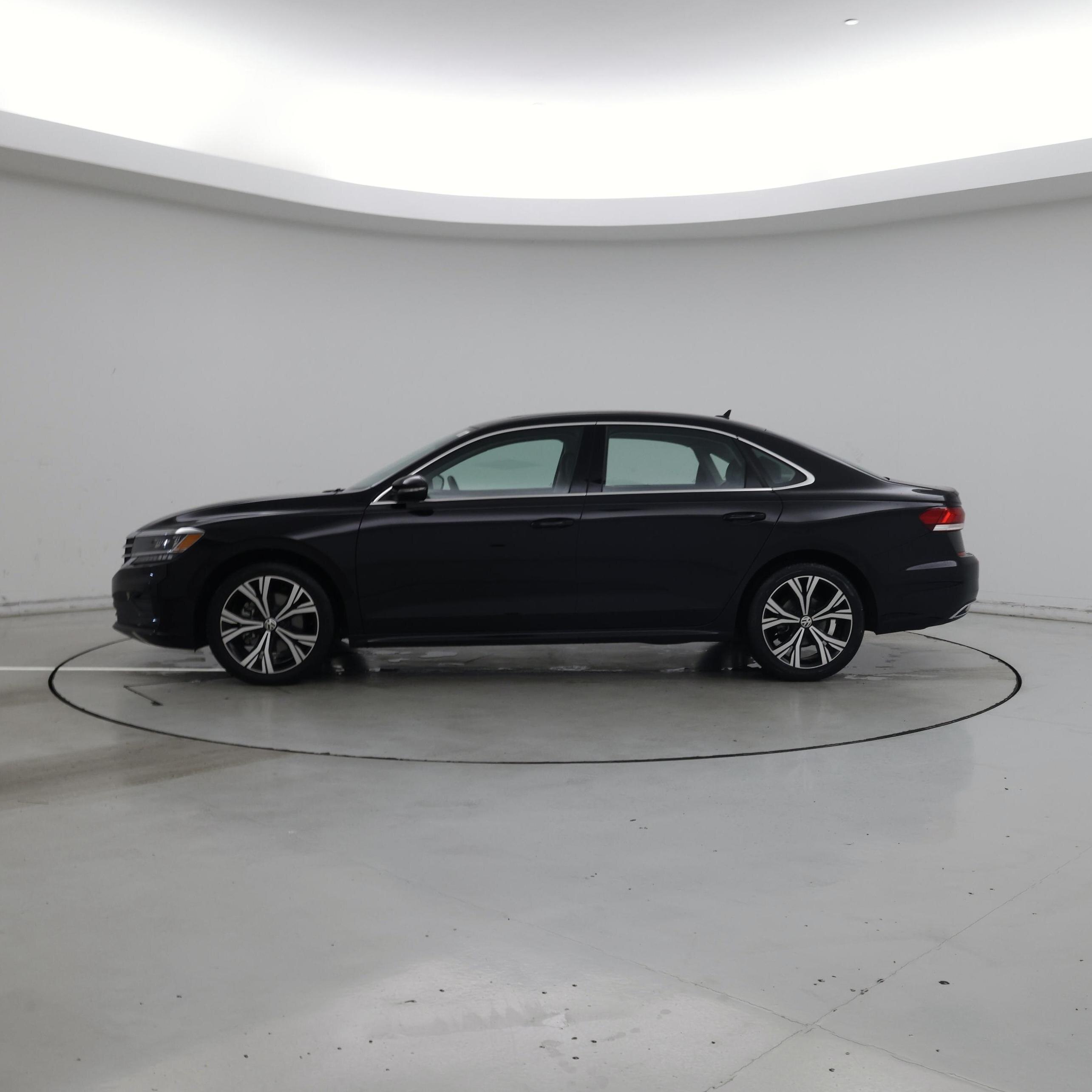 Thumbnail: 2021 Volkswagen Passat - 3