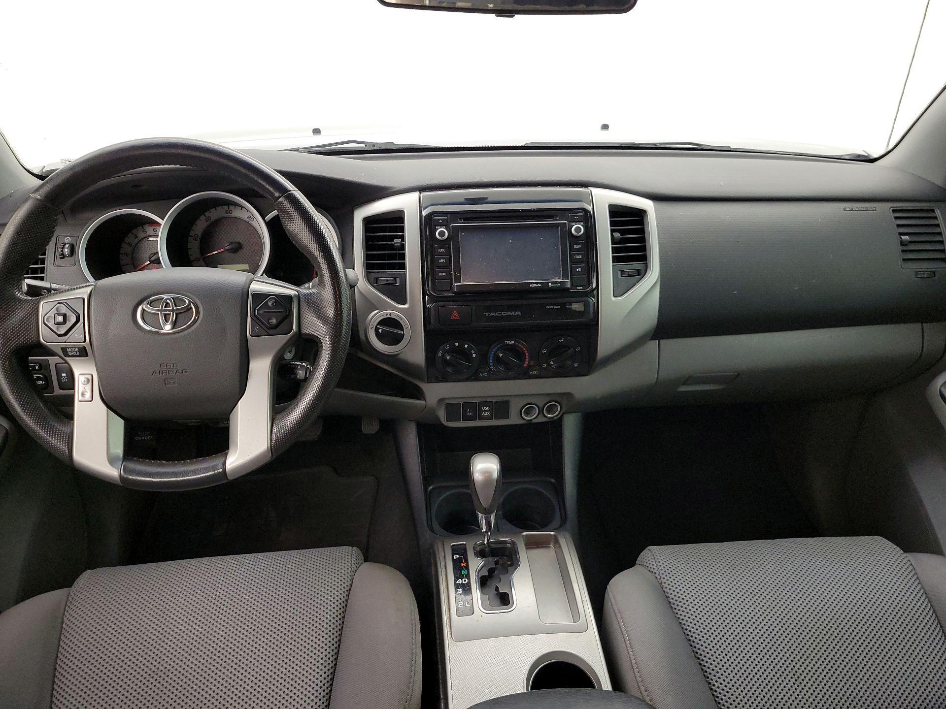 Thumbnail: 2015 Toyota Tacoma - 9