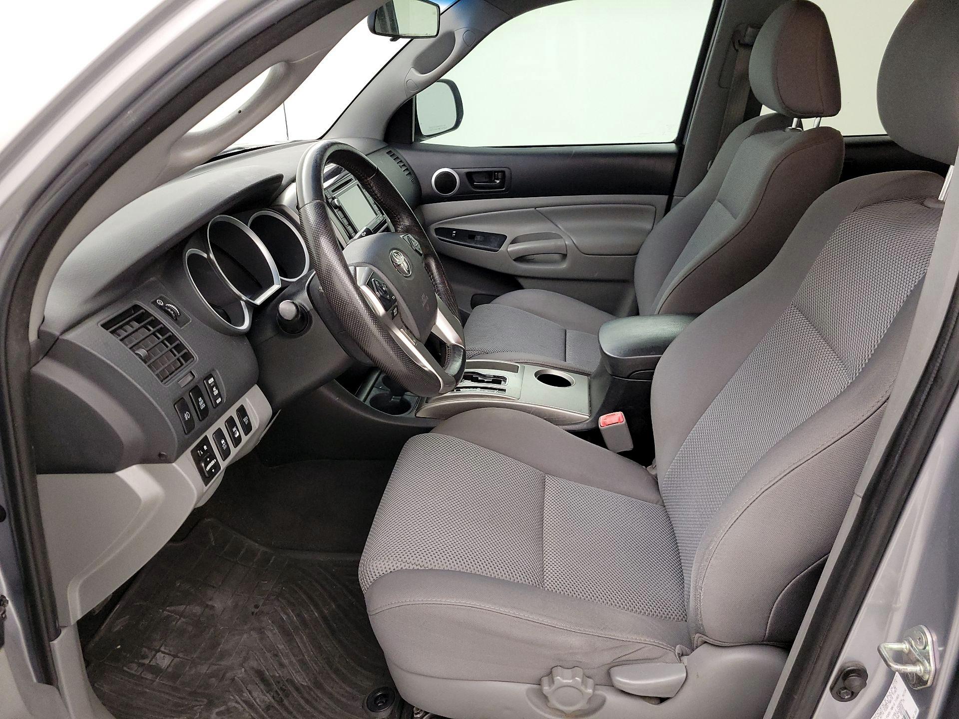 Thumbnail: 2015 Toyota Tacoma - 11
