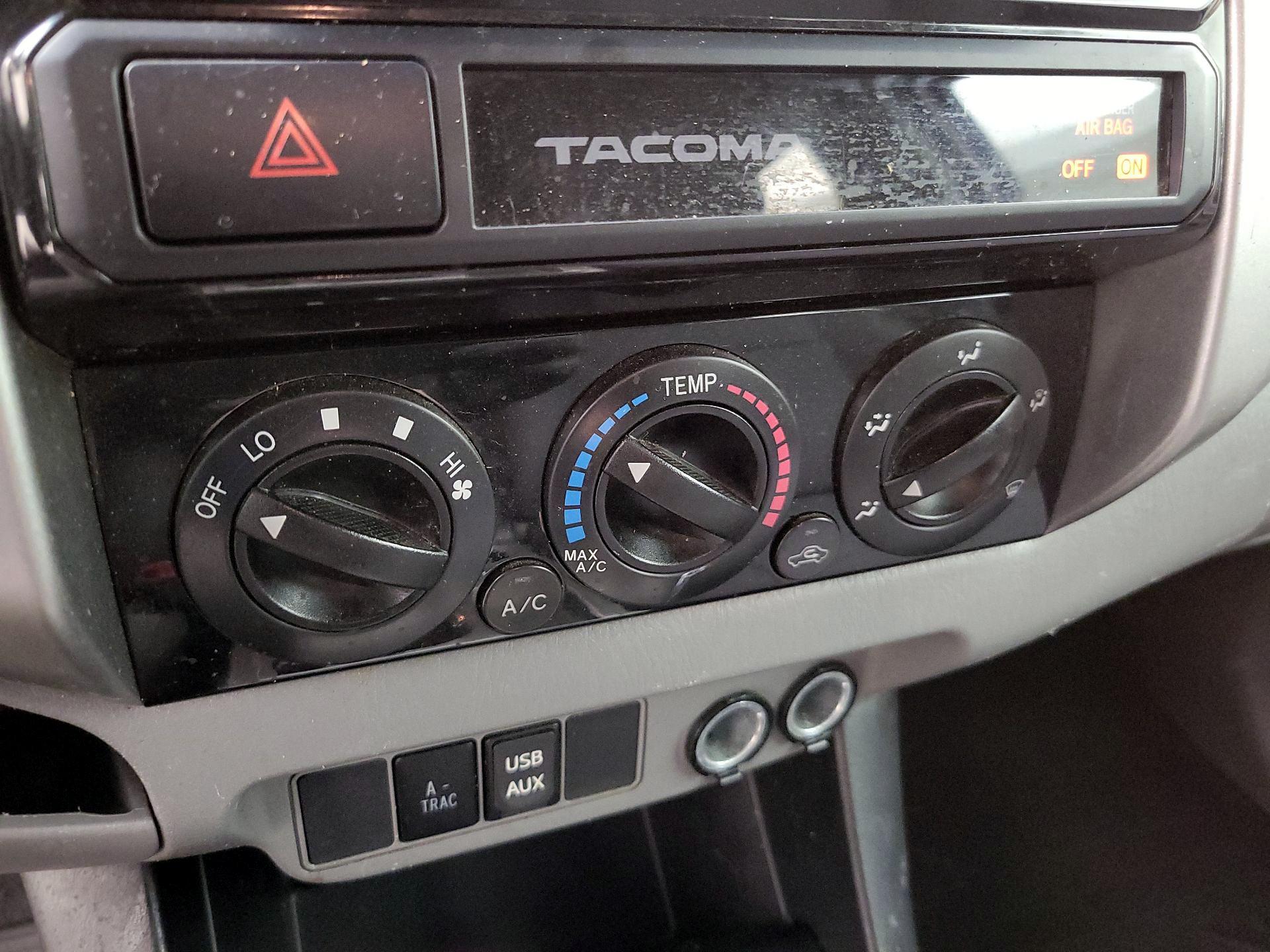 Thumbnail: 2015 Toyota Tacoma - 16