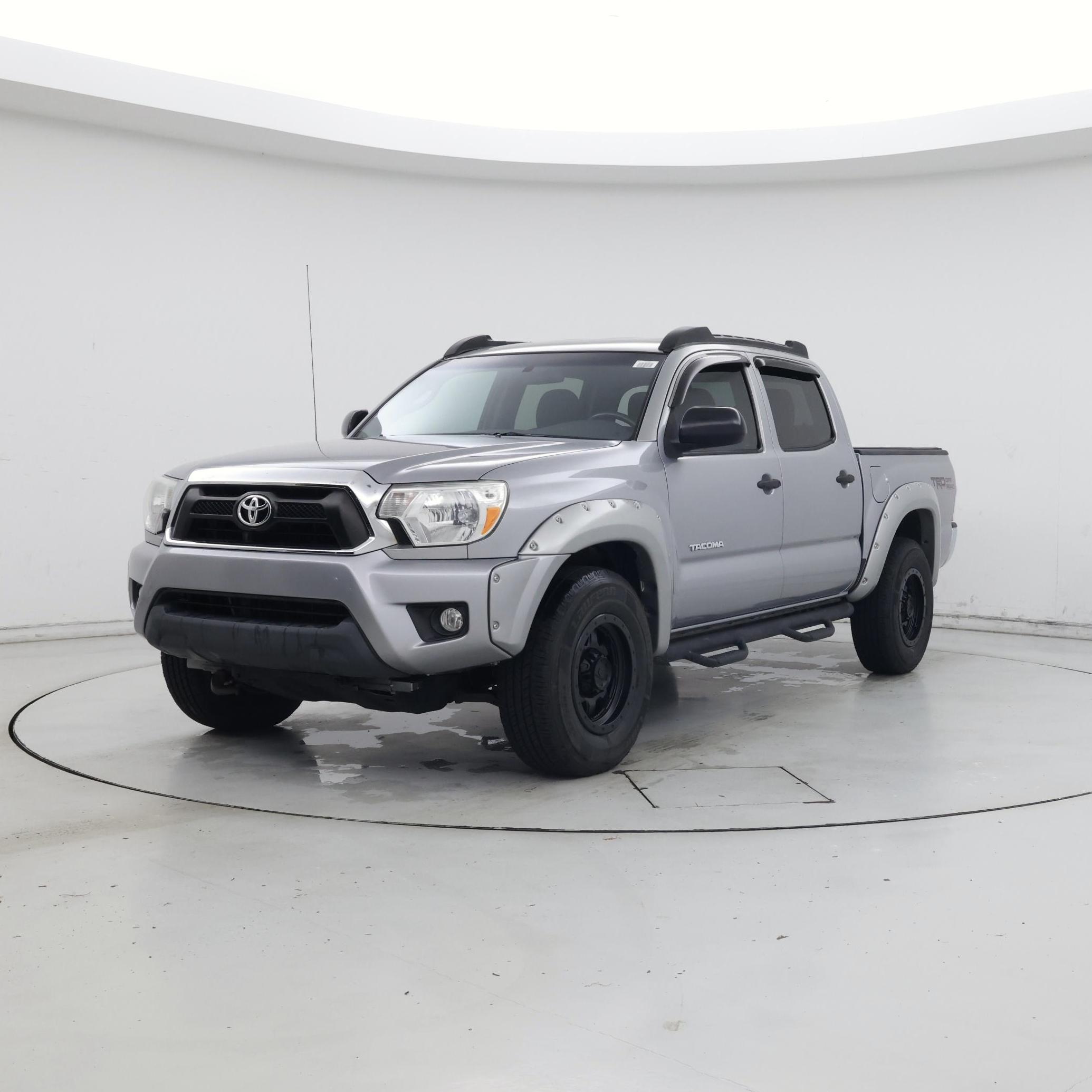 Thumbnail: 2015 Toyota Tacoma - 4