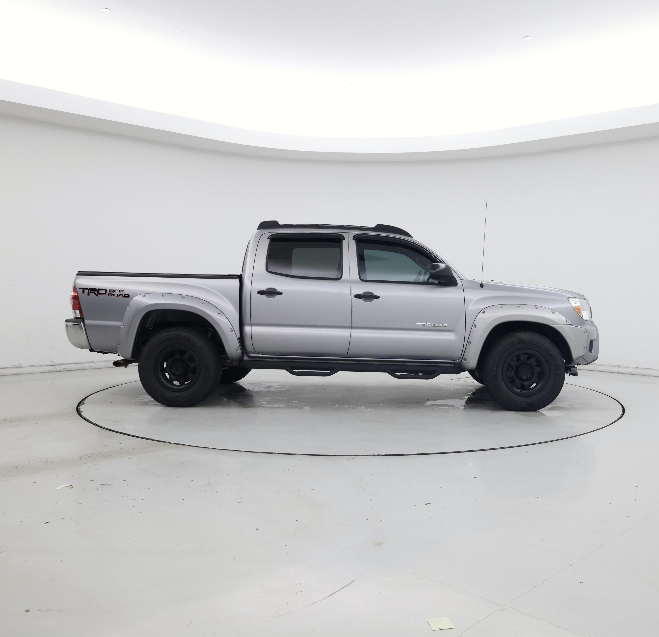 Thumbnail: 2015 Toyota Tacoma - 7