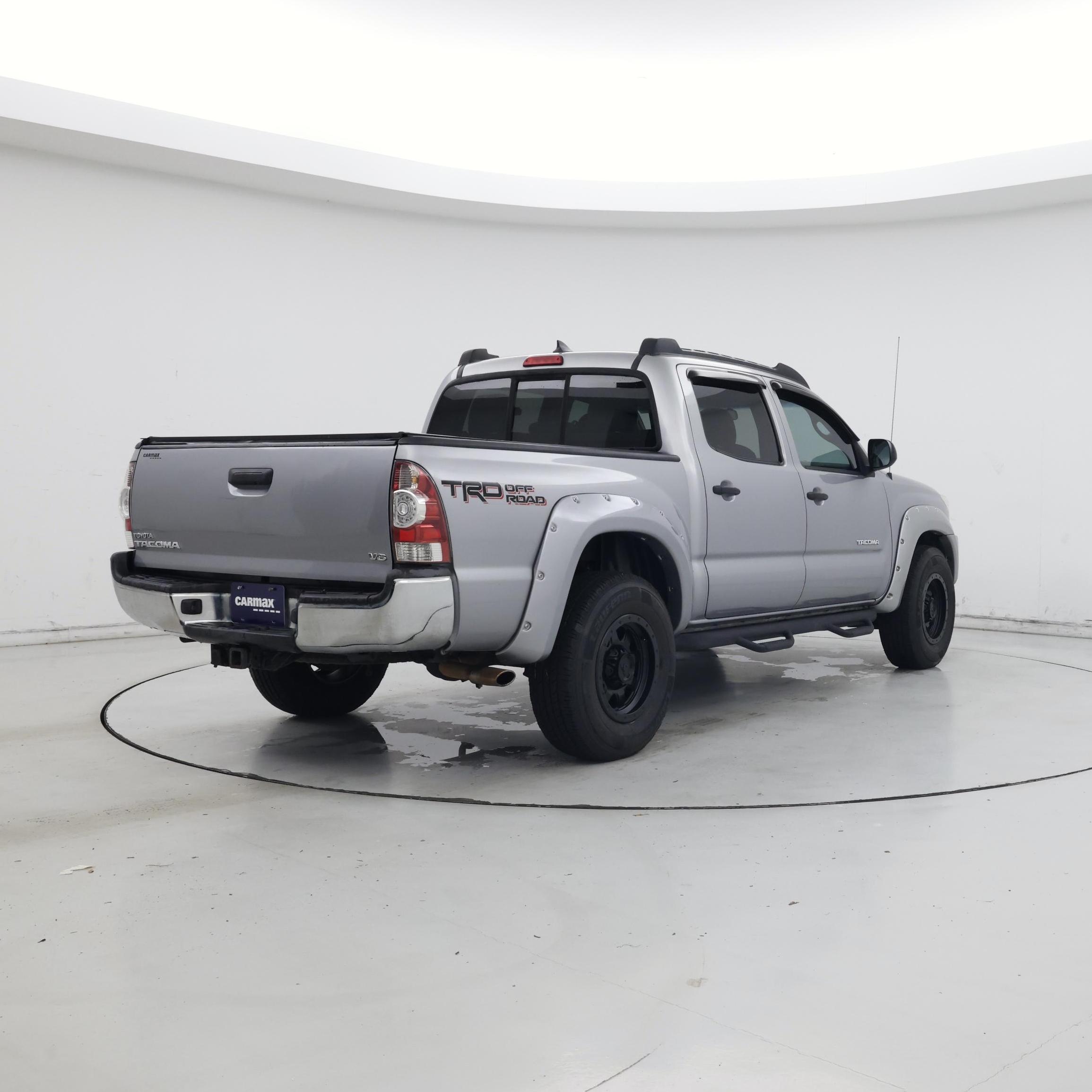 Thumbnail: 2015 Toyota Tacoma - 8