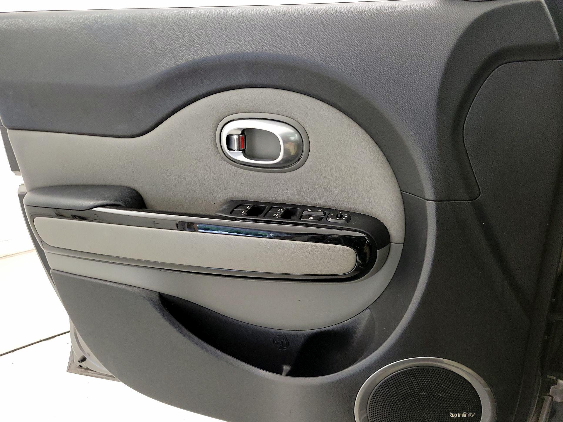 Thumbnail: 2016 Kia Soul - 12