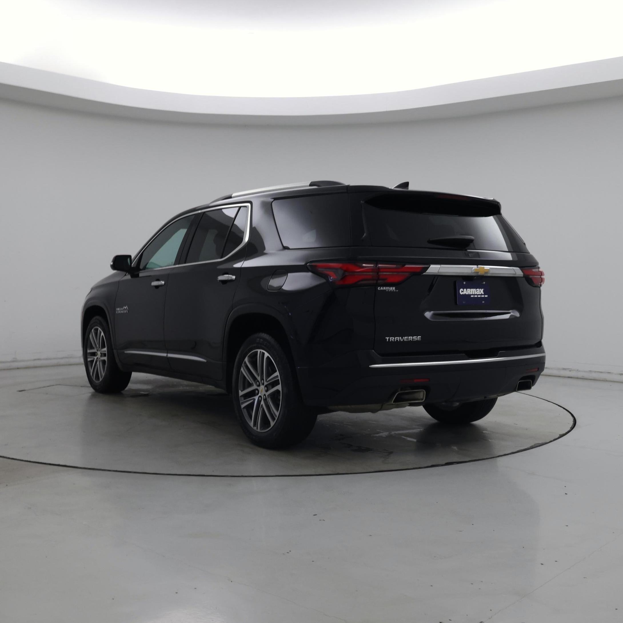 Thumbnail: 2023 Chevrolet Traverse - 2
