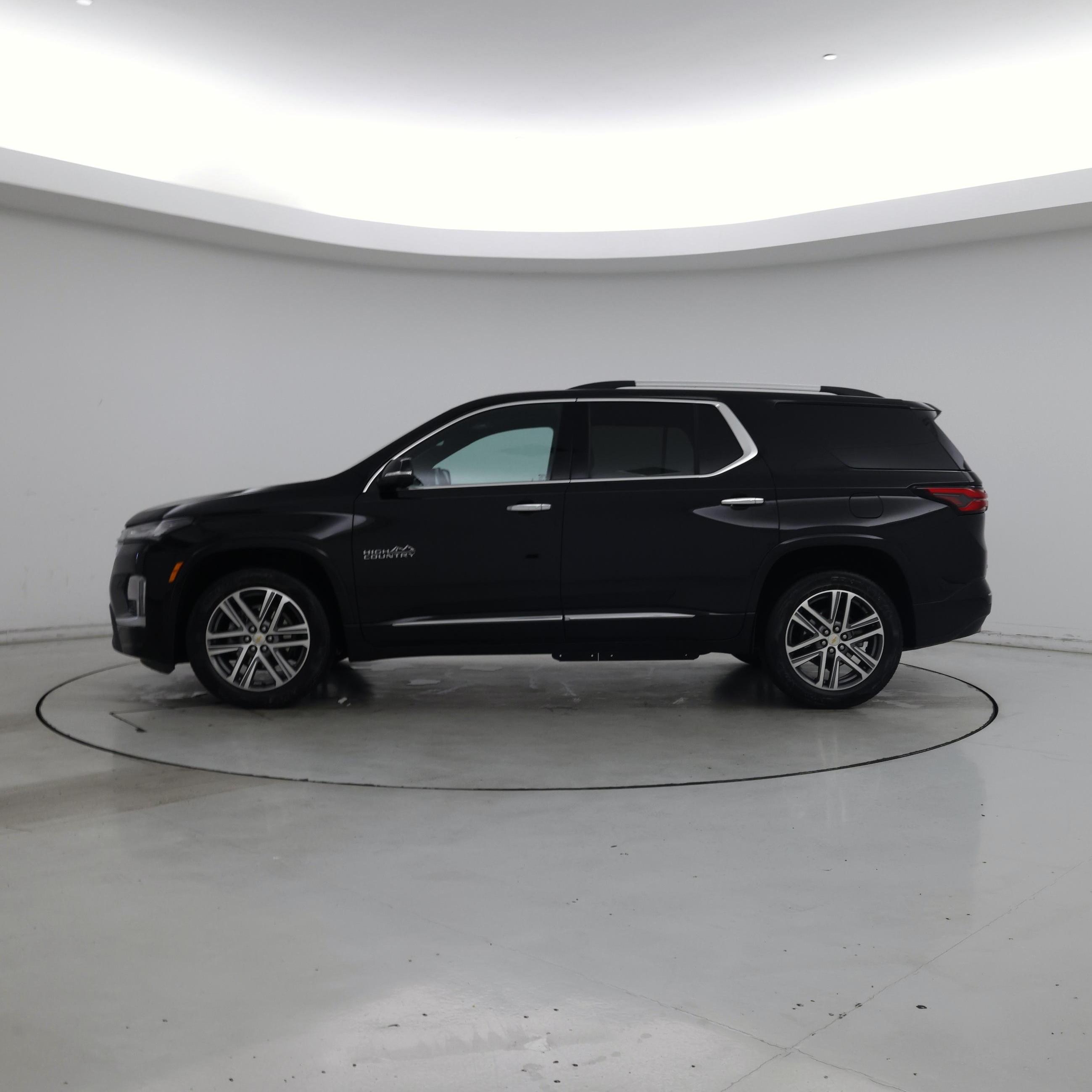 Thumbnail: 2023 Chevrolet Traverse - 3
