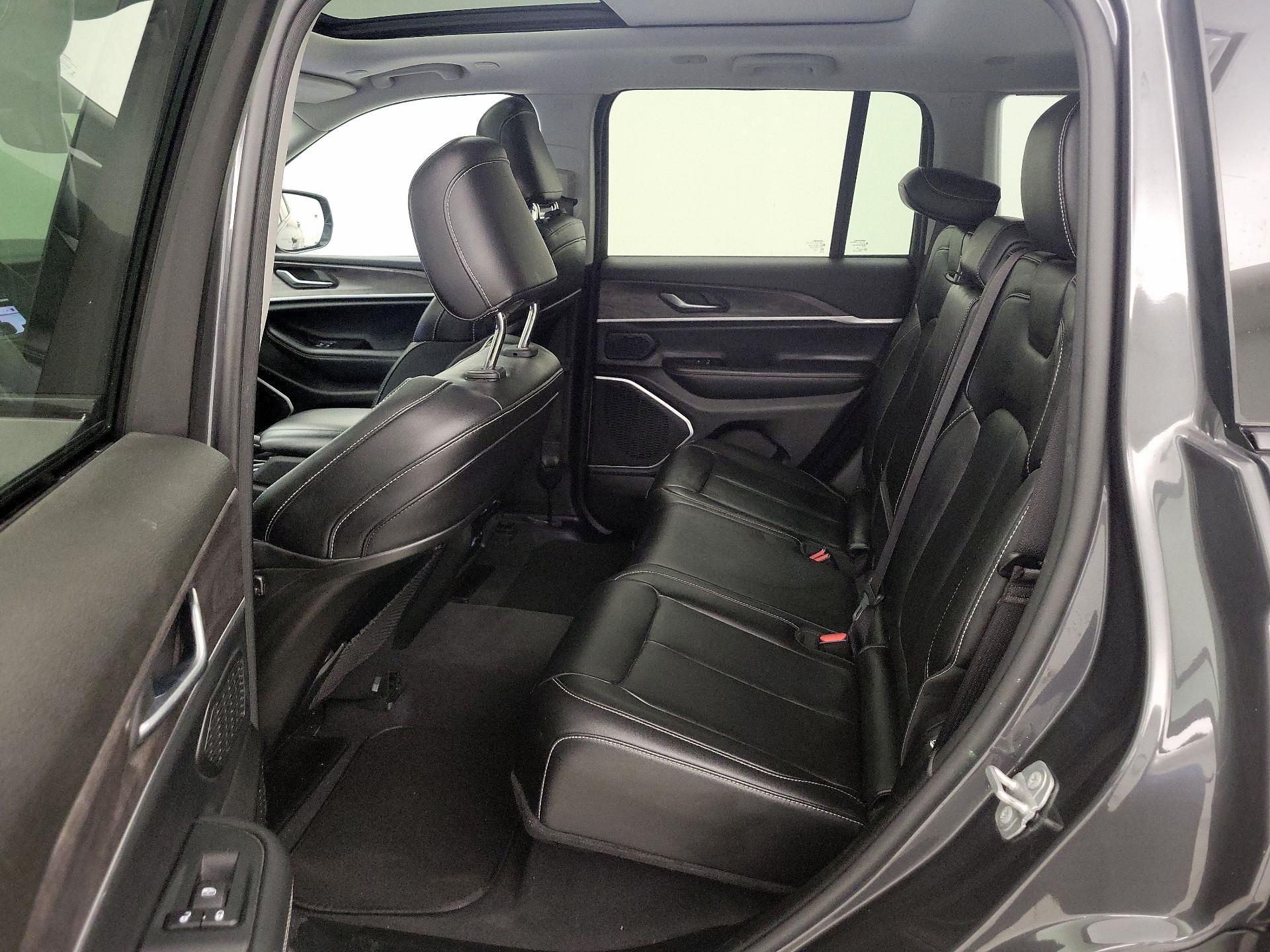 Thumbnail: 2022 Jeep Grand Cherokee - 20