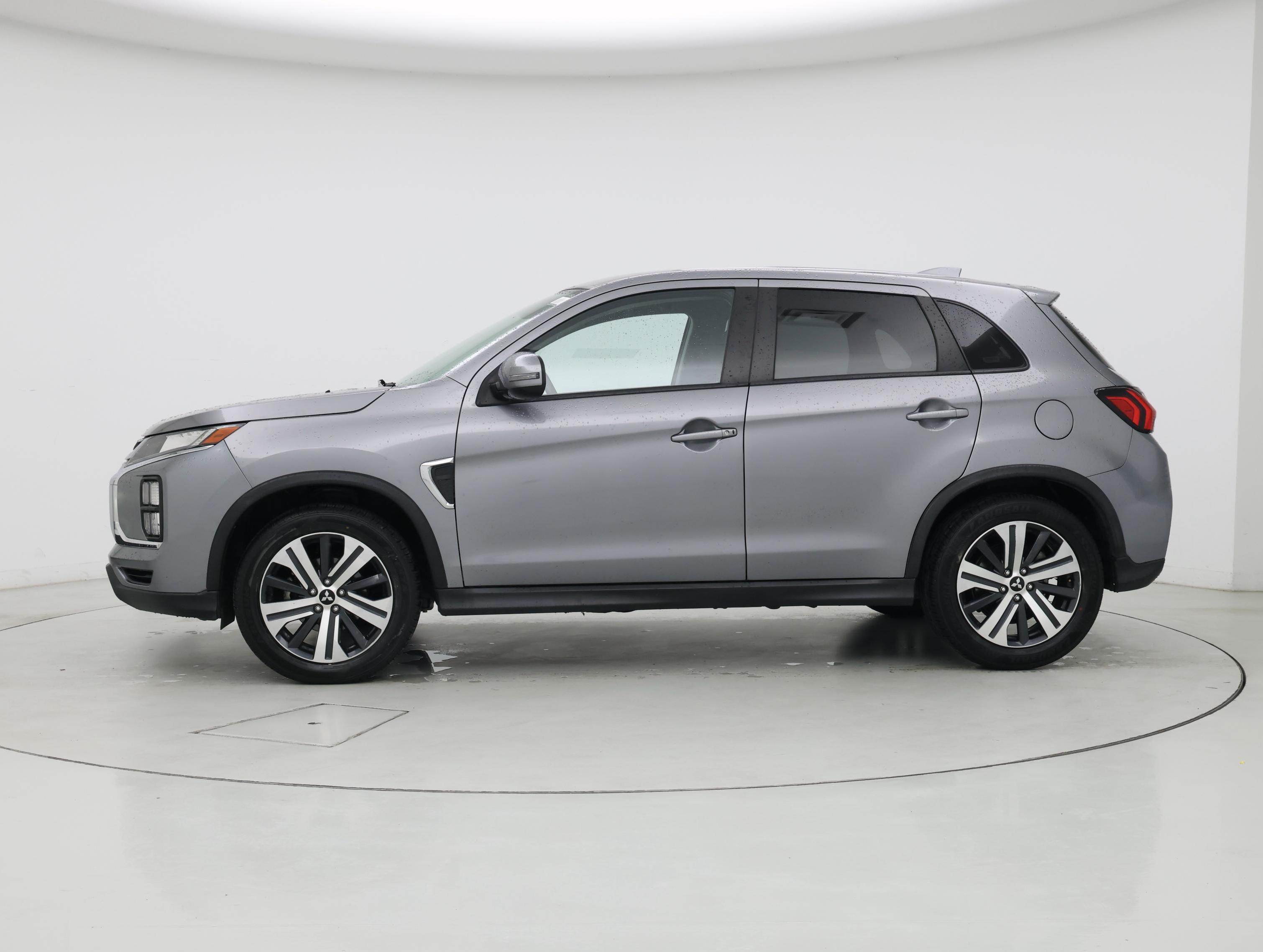 Thumbnail: 2021 Mitsubishi Outlander Sport - 3