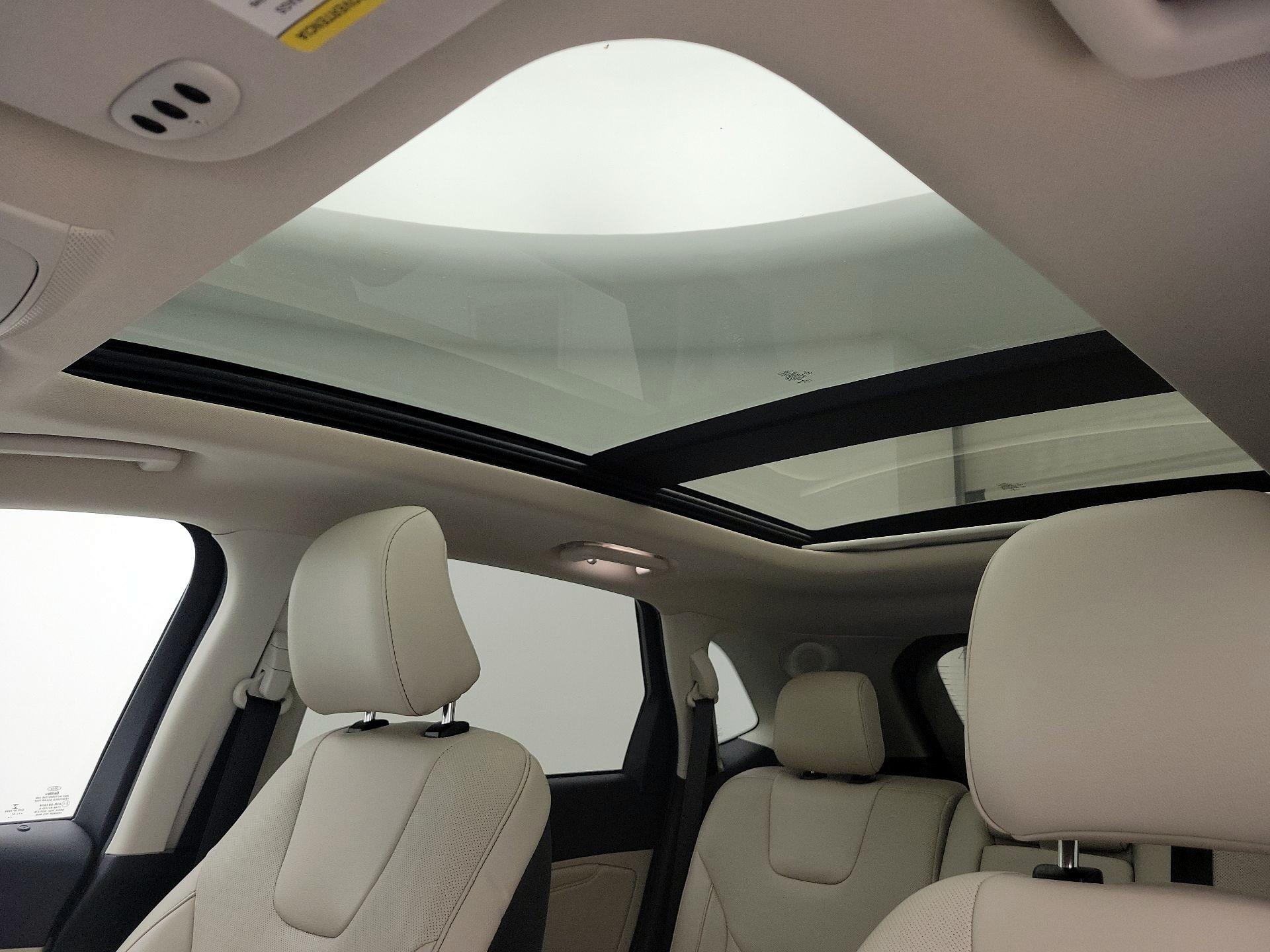Thumbnail: 2022 Ford Edge - 20