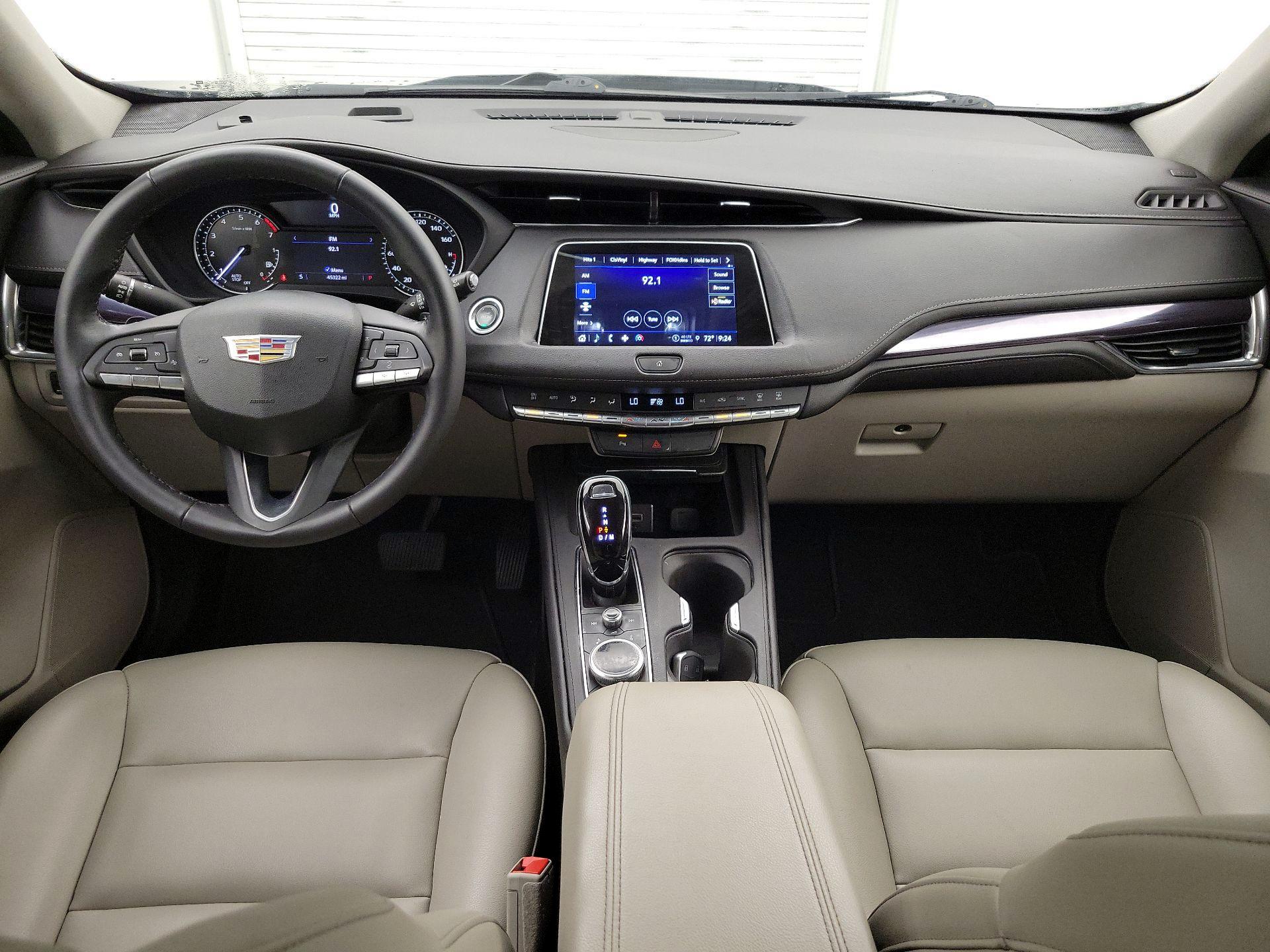 Thumbnail: 2023 Cadillac XT4 - 9