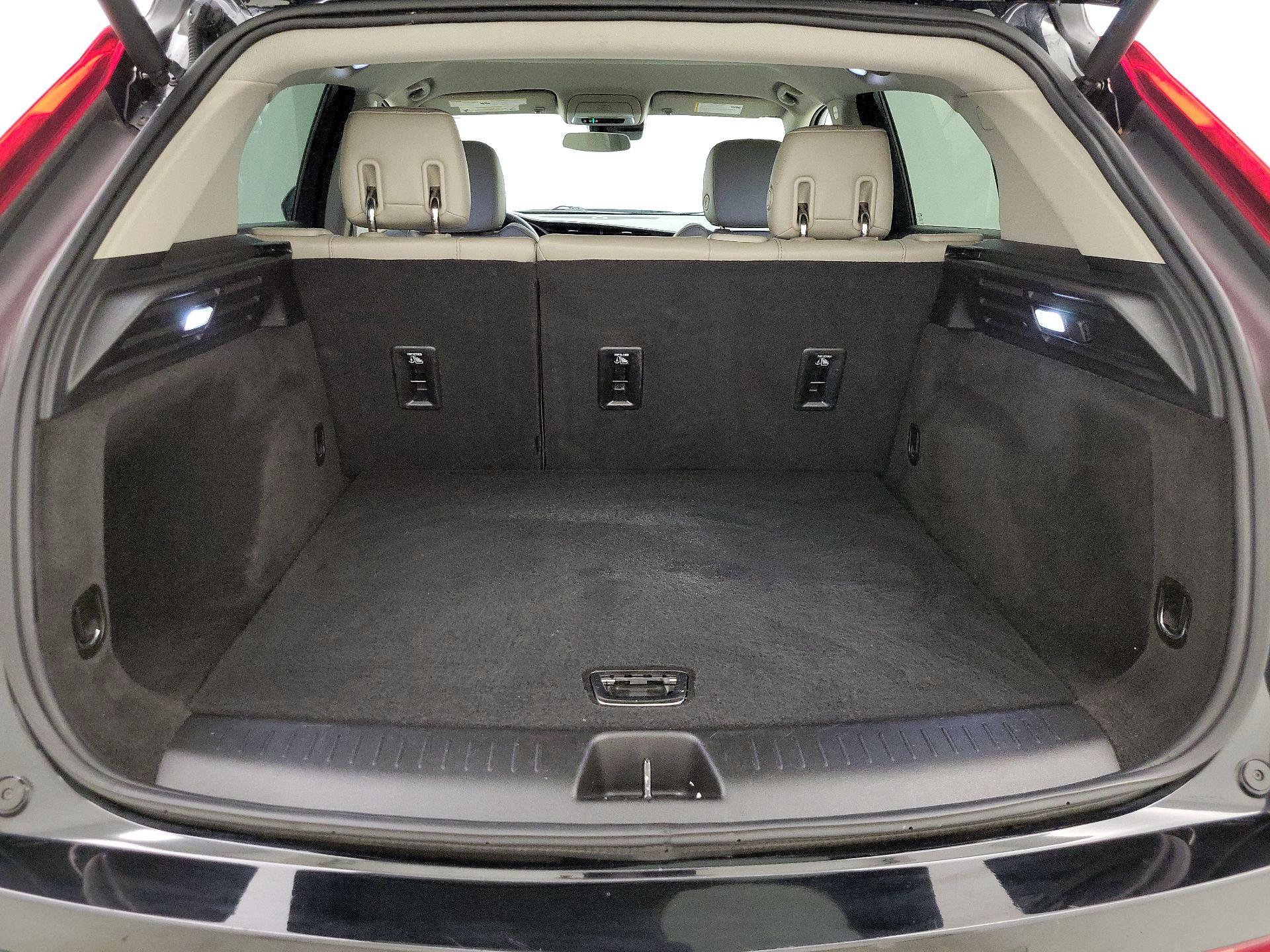 Thumbnail: 2023 Cadillac XT4 - 20