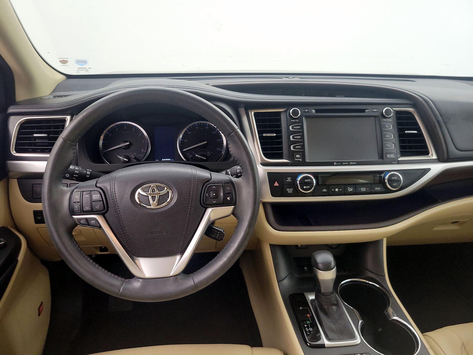 Thumbnail: 2016 Toyota Highlander - 10