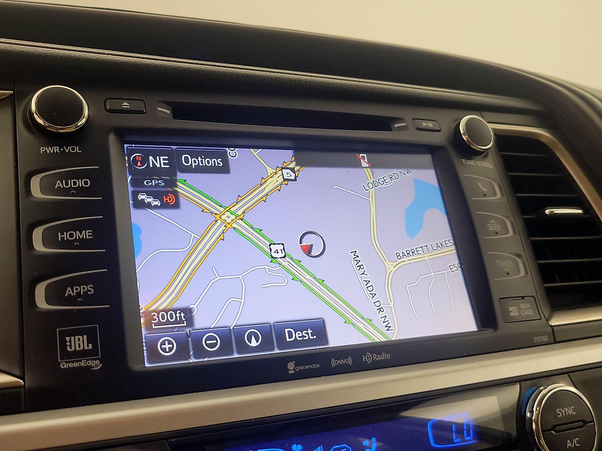 Thumbnail: 2016 Toyota Highlander - 14