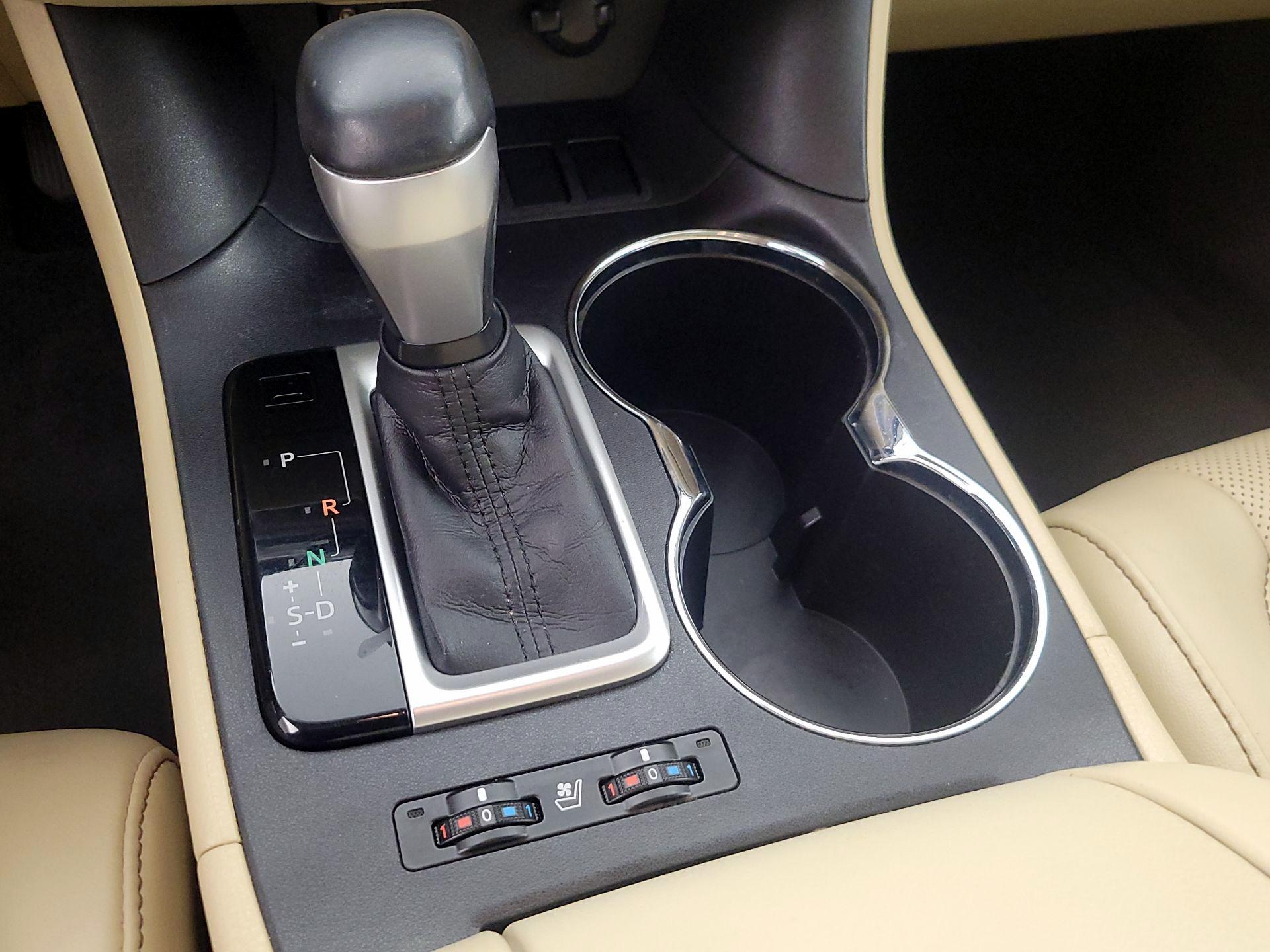 Thumbnail: 2016 Toyota Highlander - 18