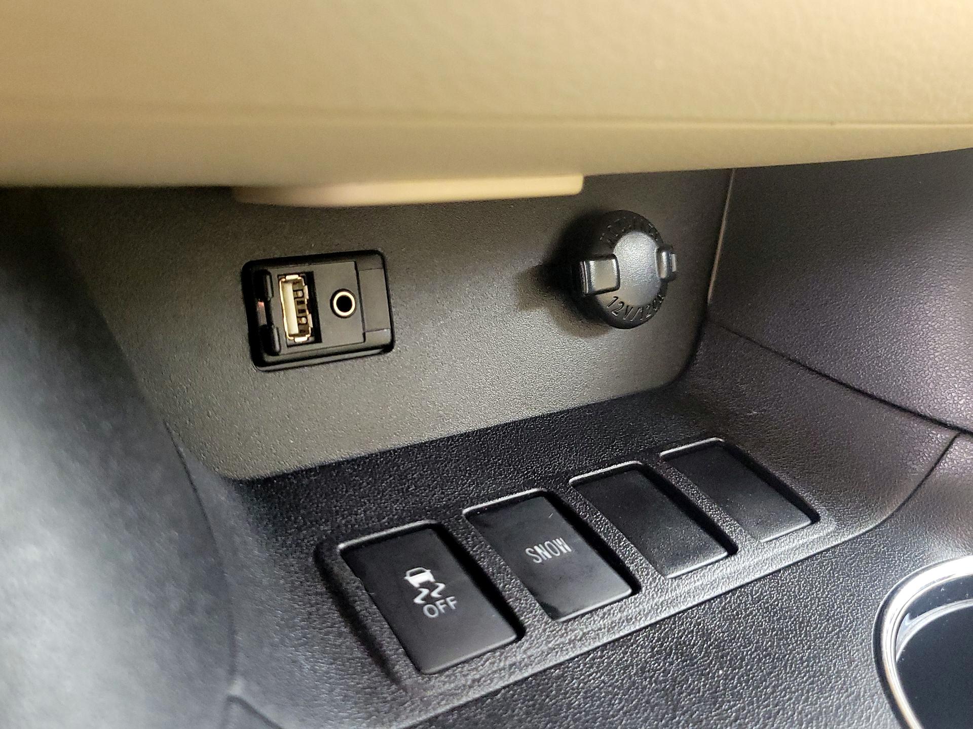 Thumbnail: 2016 Toyota Highlander - 19