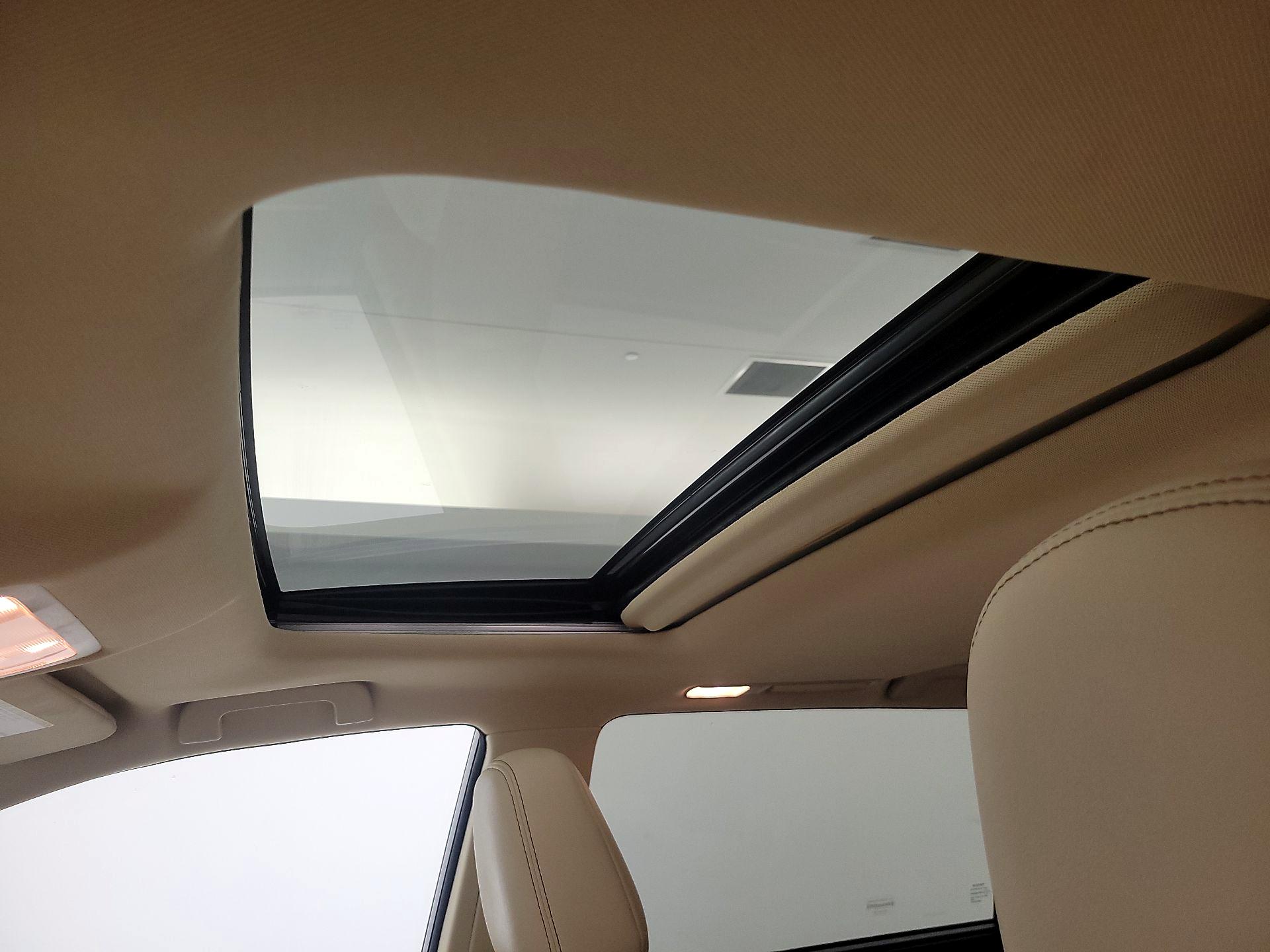 Thumbnail: 2016 Toyota Highlander - 20