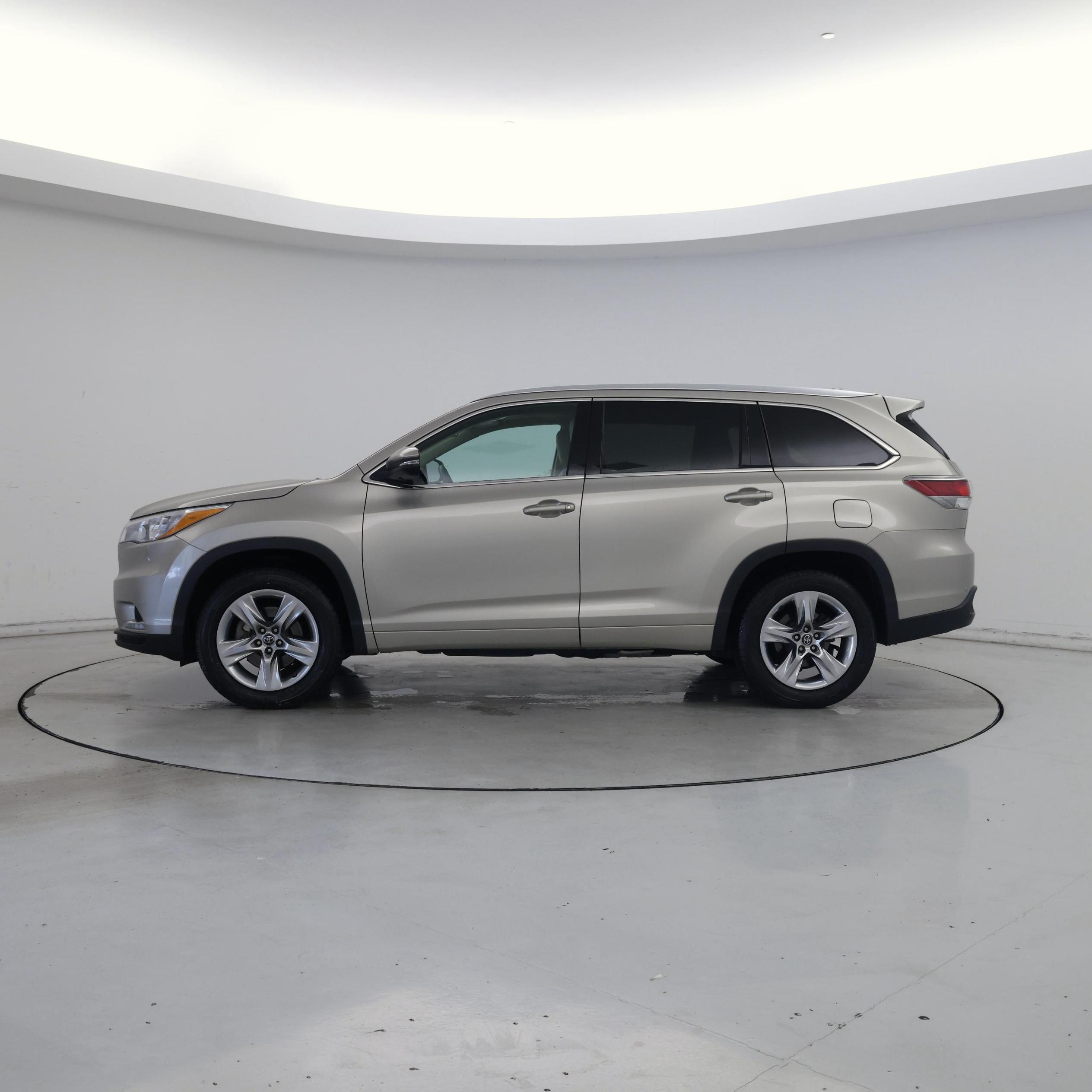 Thumbnail: 2016 Toyota Highlander - 3