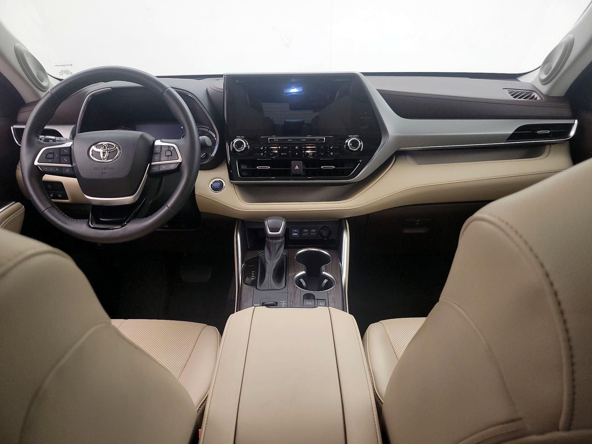 Thumbnail: 2022 Toyota Highlander - 9