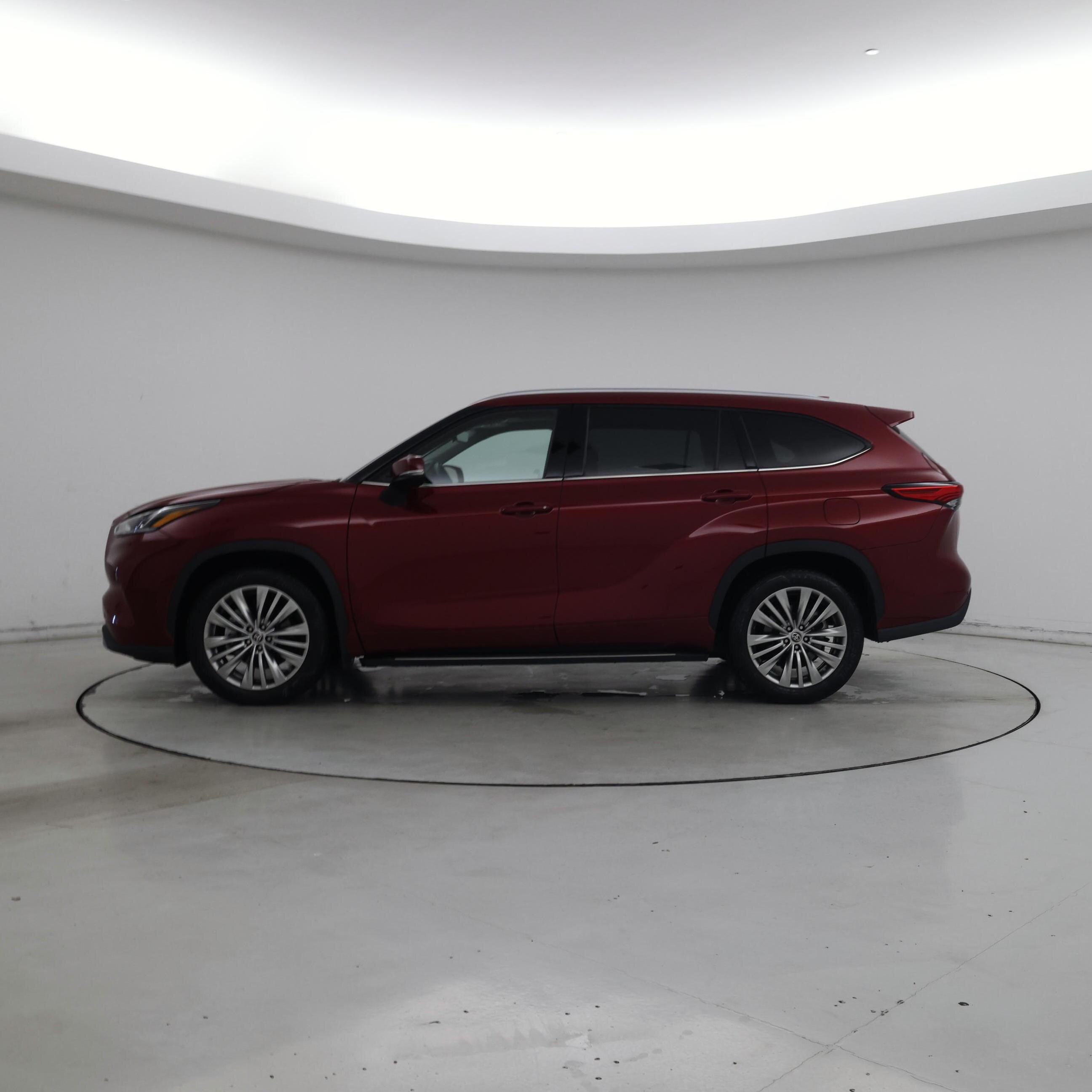 Thumbnail: 2022 Toyota Highlander - 3