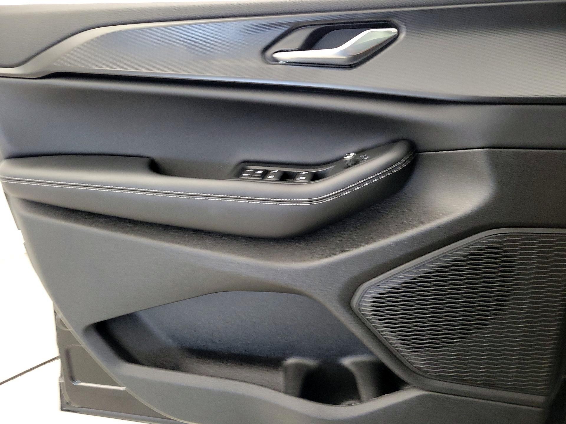 Thumbnail: 2025 Jeep Grand Cherokee - 12