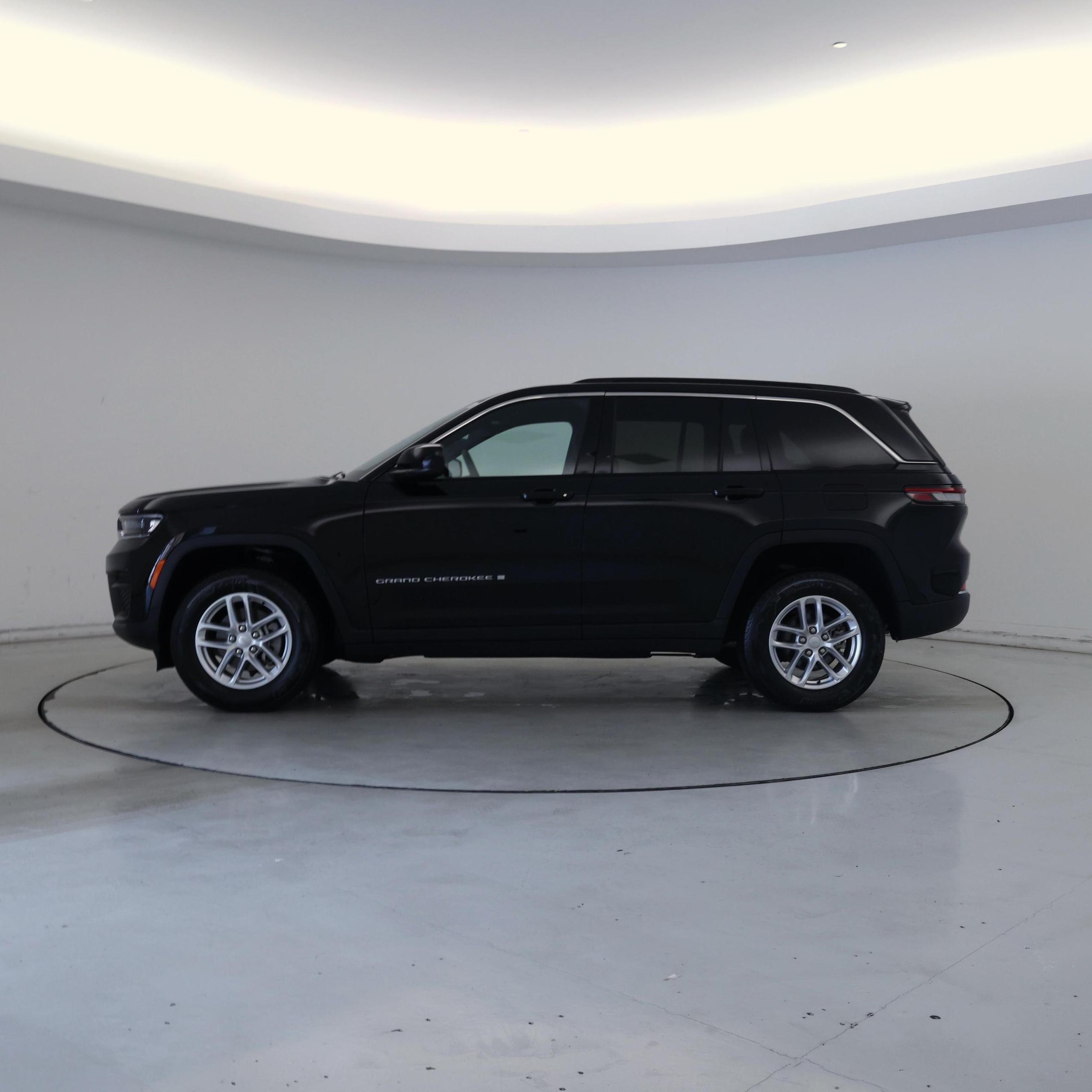 Thumbnail: 2025 Jeep Grand Cherokee - 3