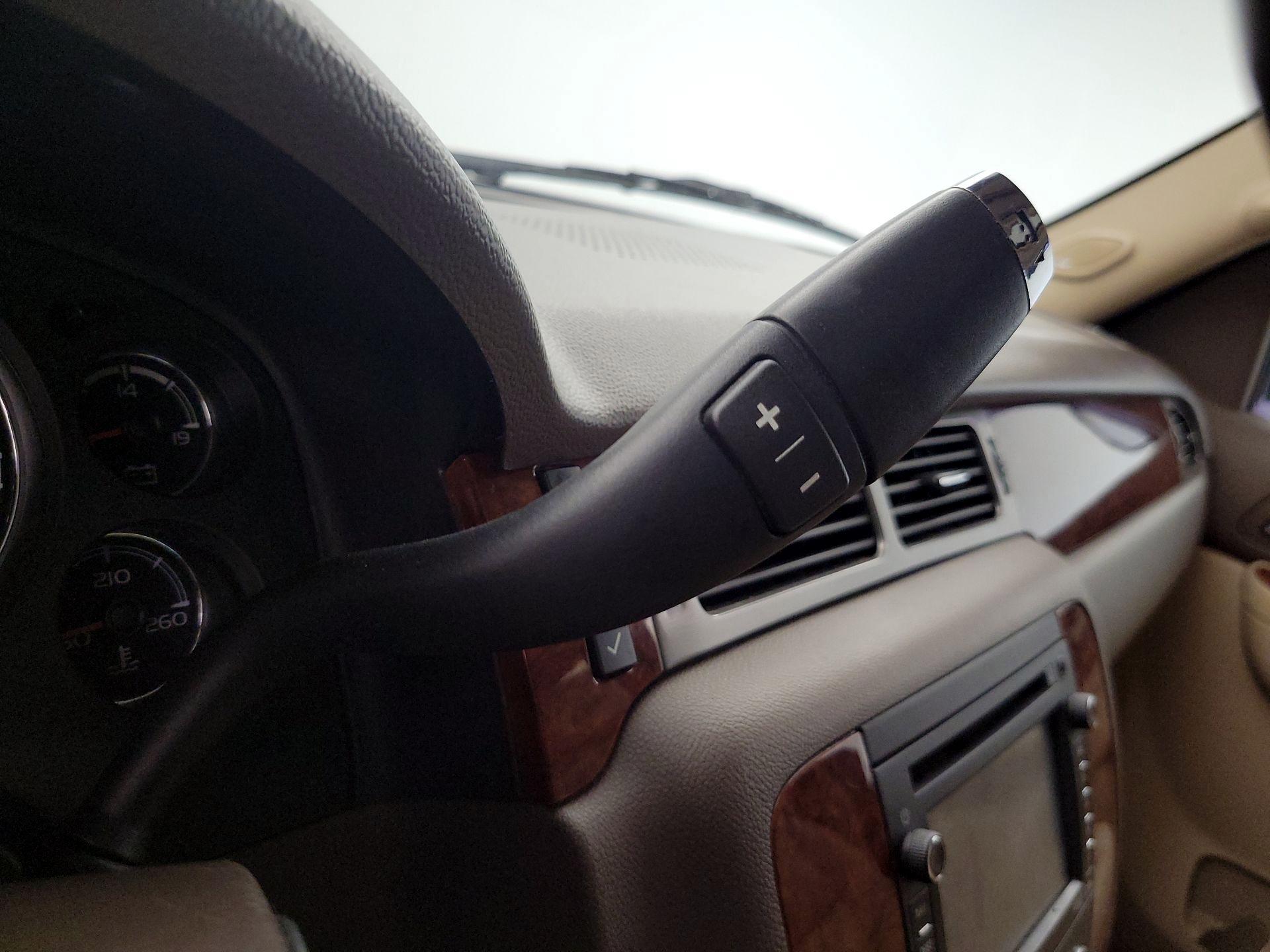 Thumbnail: 2013 Chevrolet Avalanche 1500 - 18