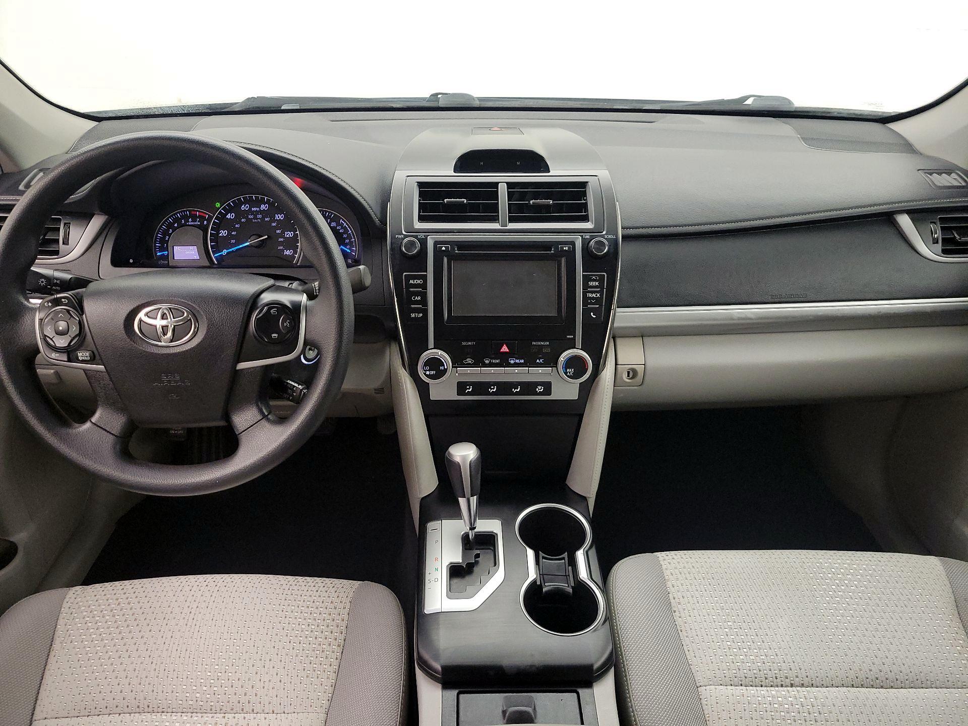 Thumbnail: 2014 Toyota Camry - 9