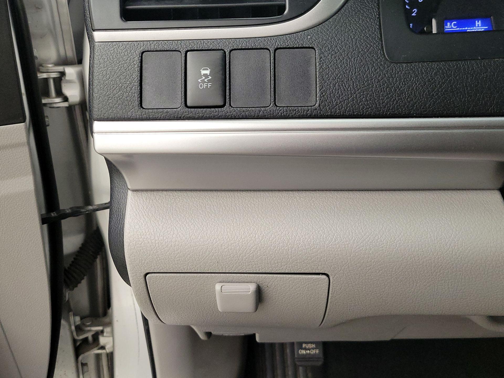 Thumbnail: 2014 Toyota Camry - 13