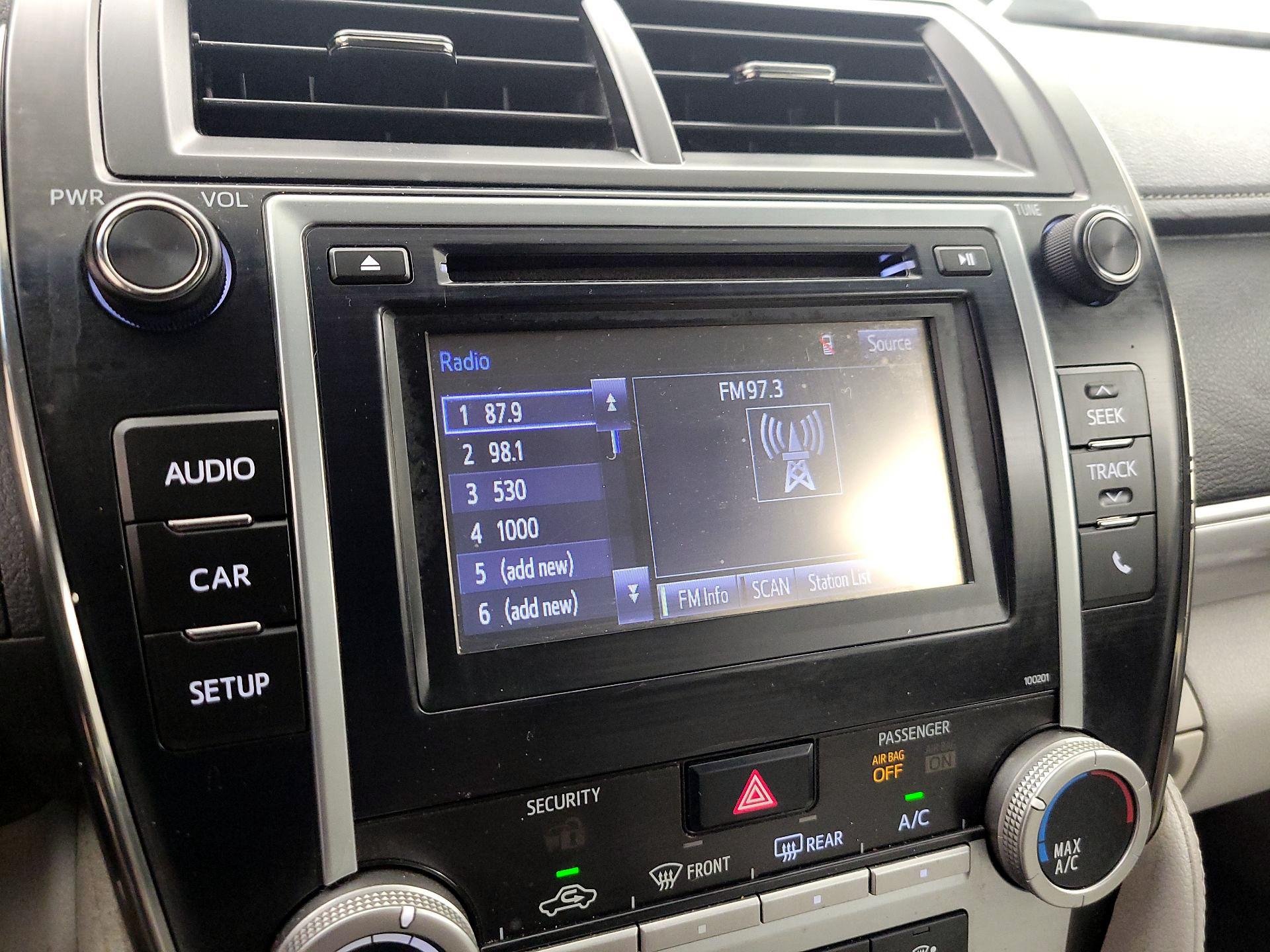 Thumbnail: 2014 Toyota Camry - 15