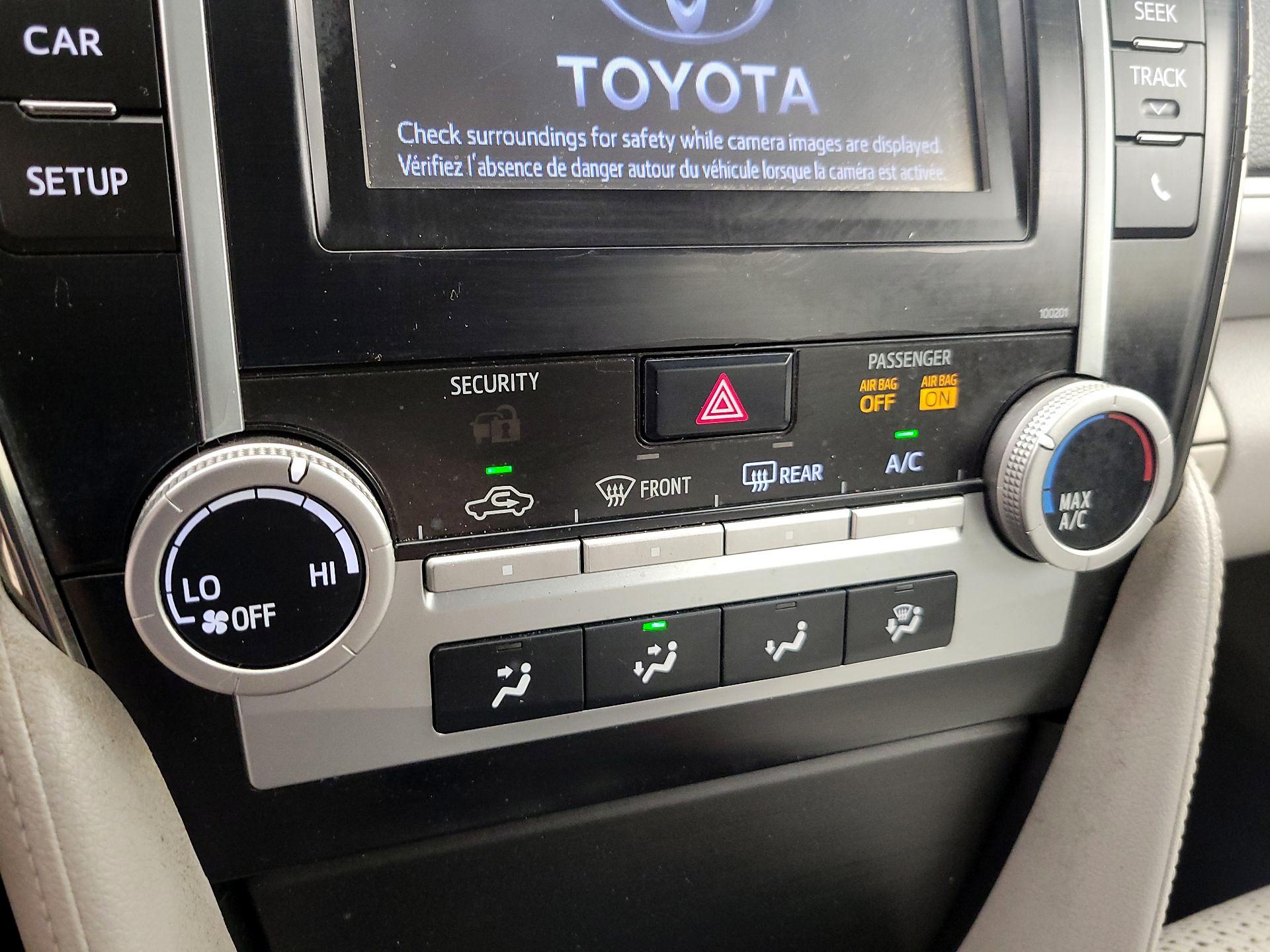 Thumbnail: 2014 Toyota Camry - 16
