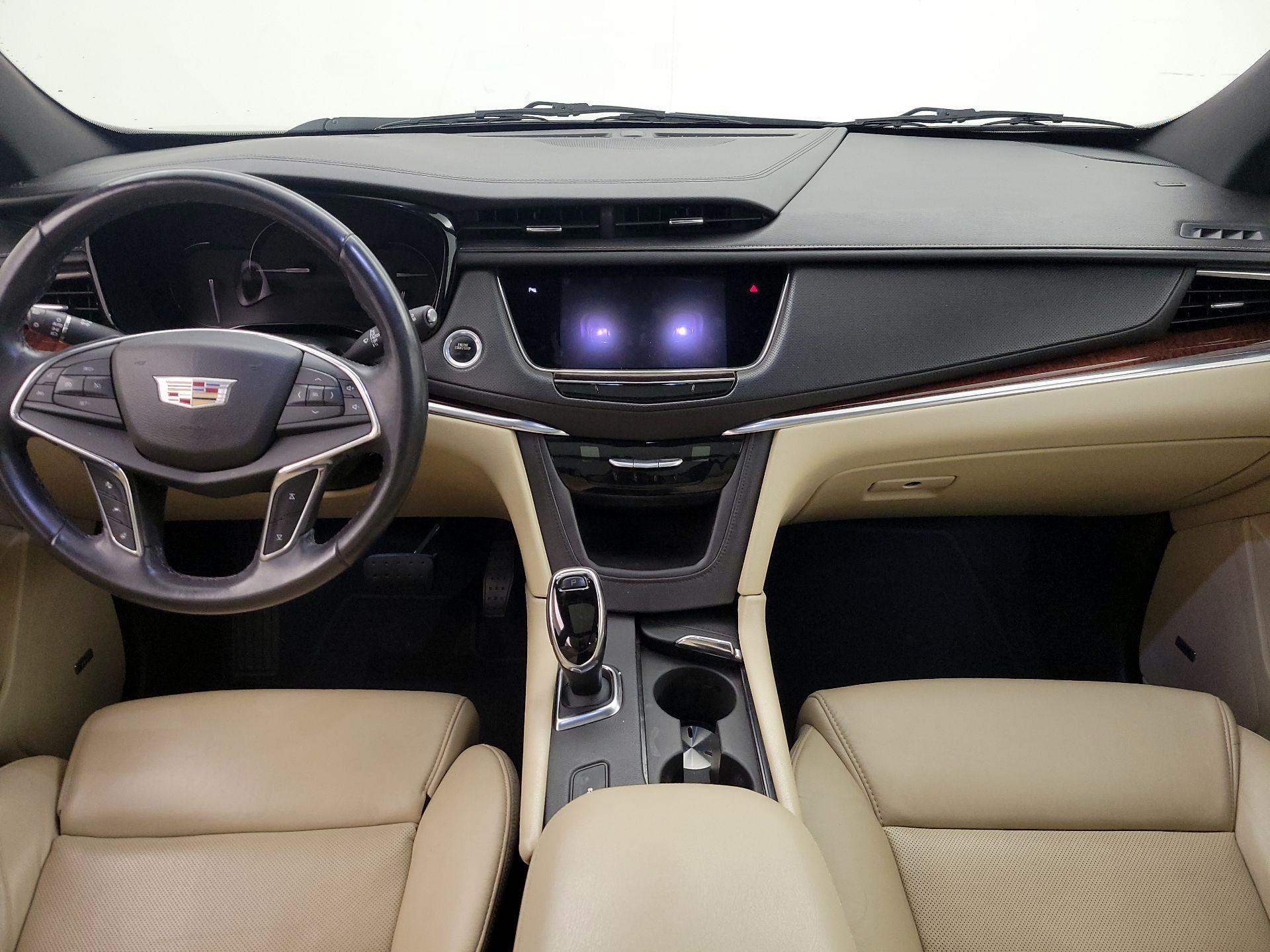 Thumbnail: 2017 Cadillac XT5 - 9