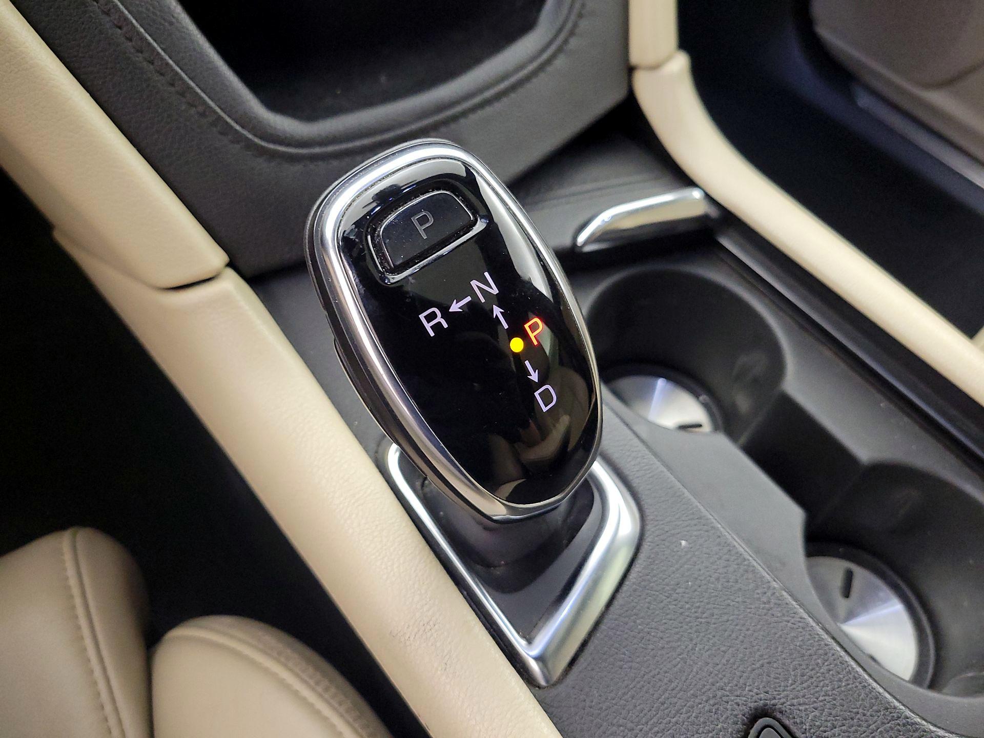 Thumbnail: 2017 Cadillac XT5 - 18