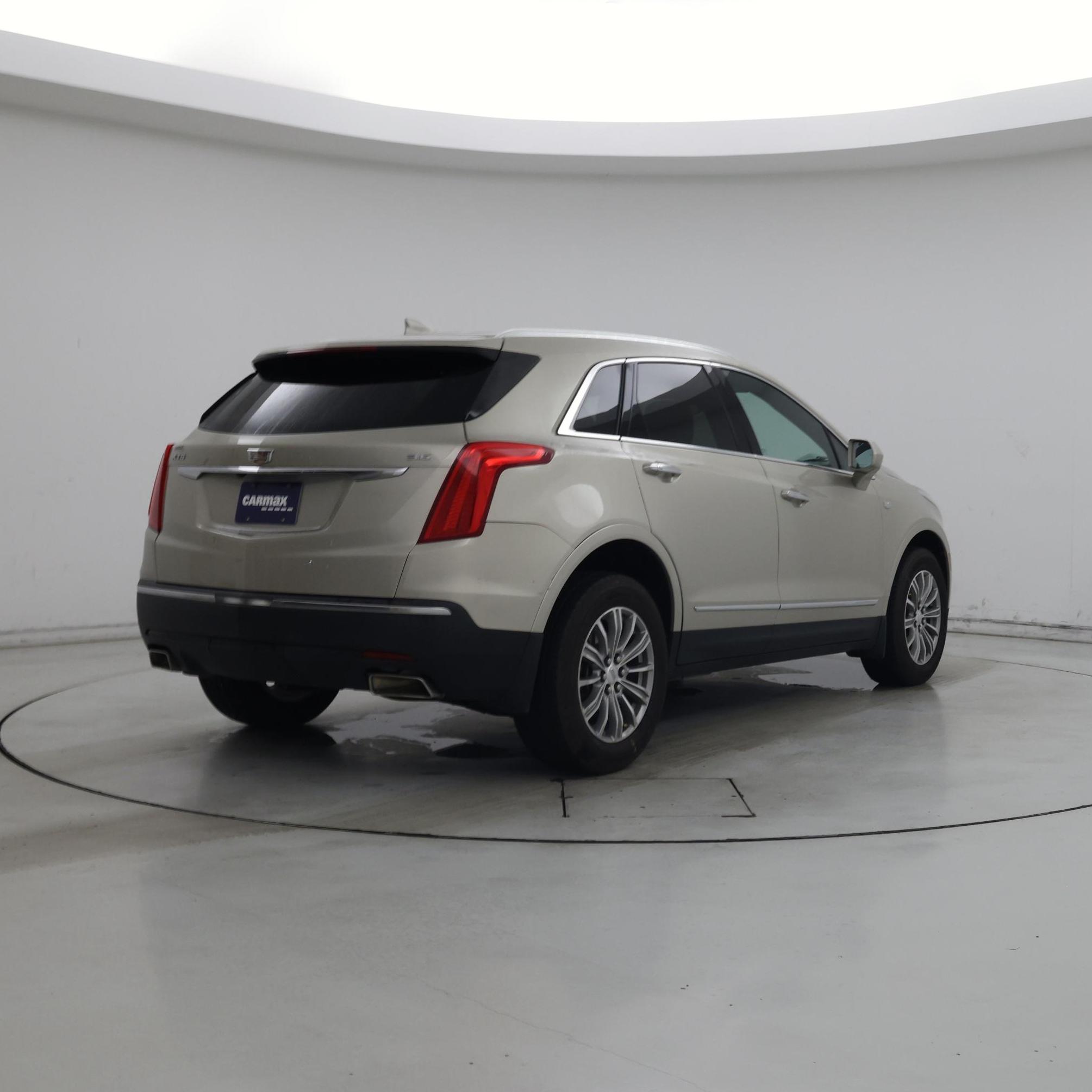 Thumbnail: 2017 Cadillac XT5 - 8