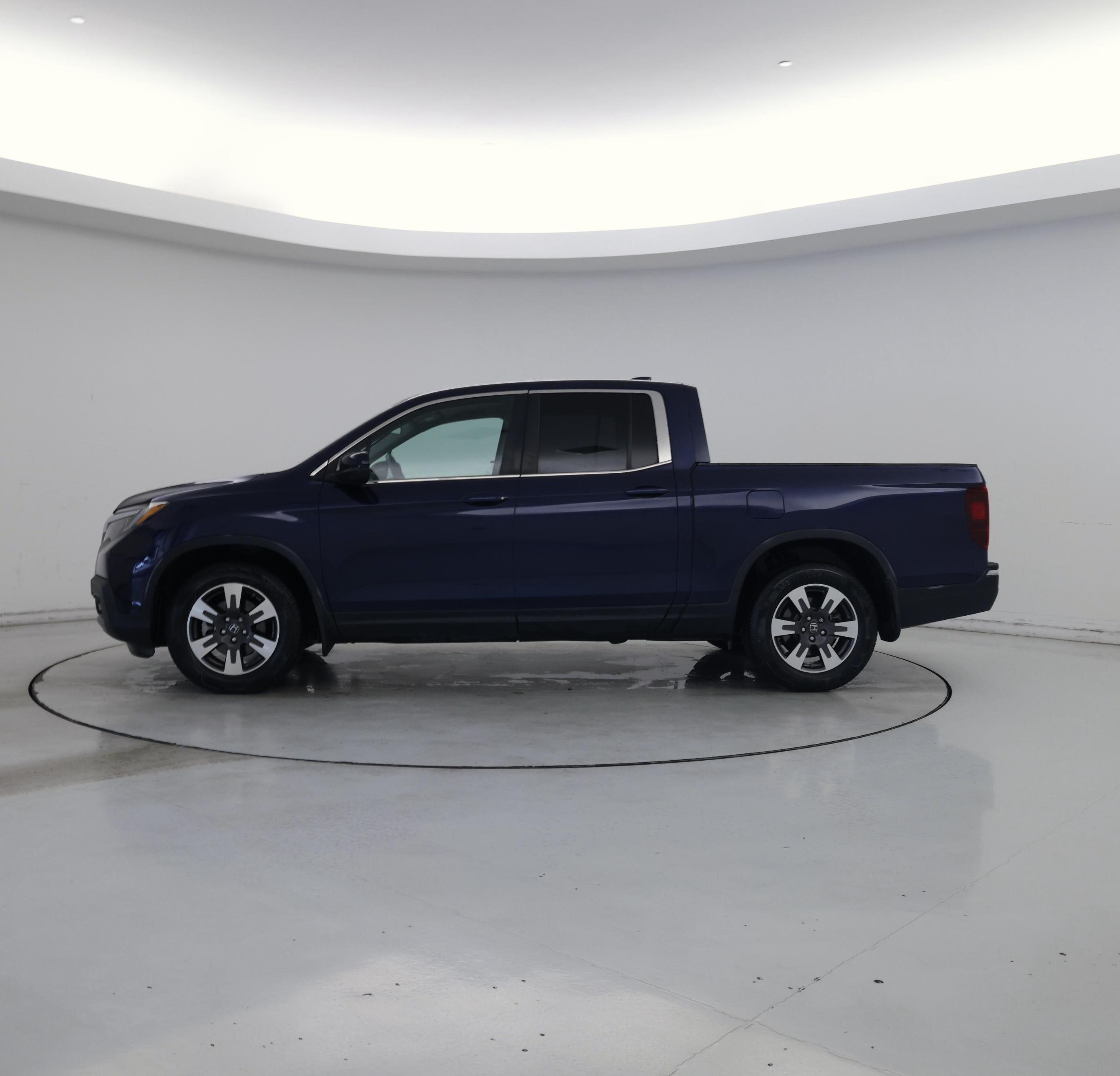 Thumbnail: 2017 Honda Ridgeline - 3