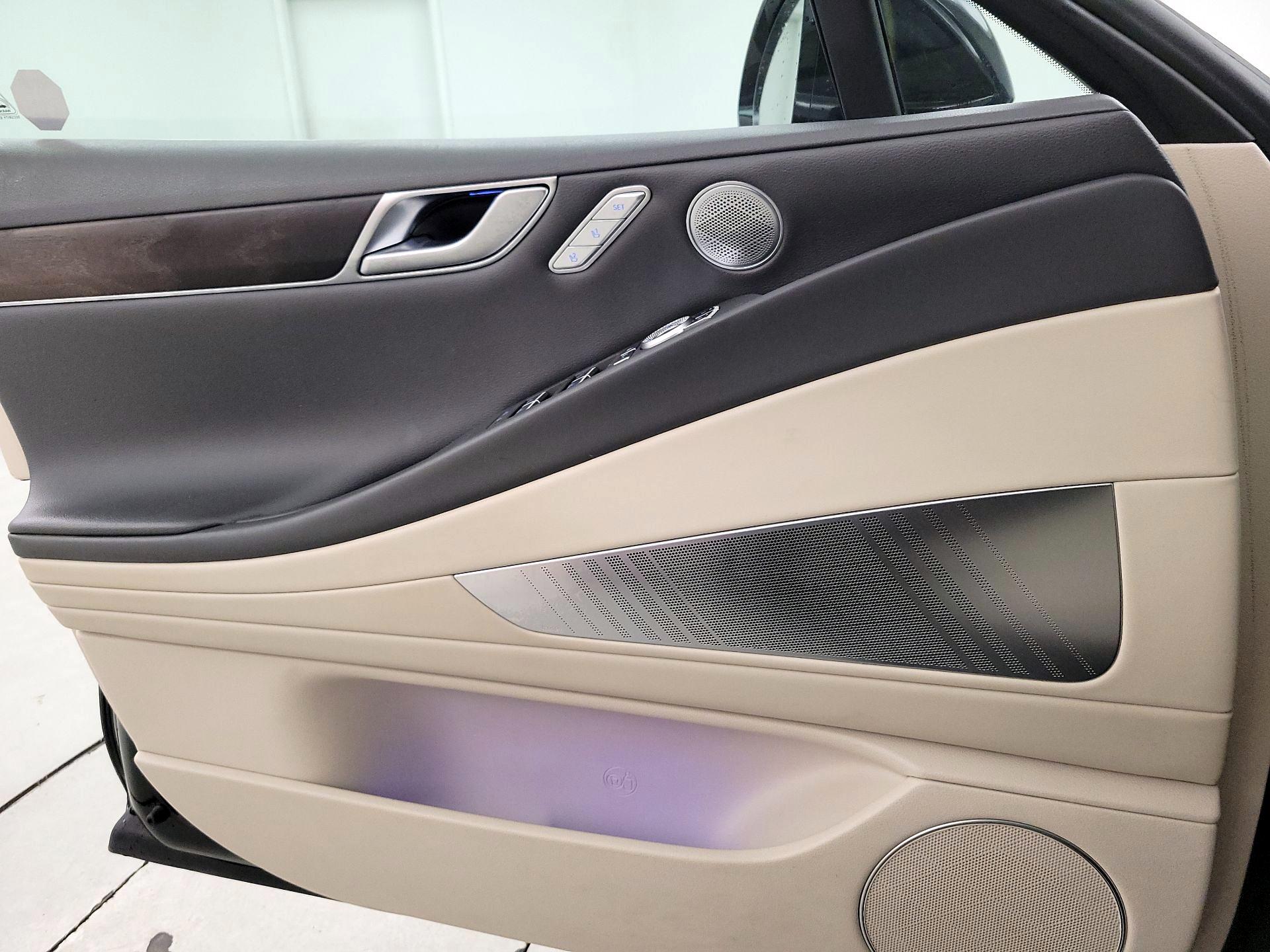Thumbnail: 2022 Genesis G80 - 10