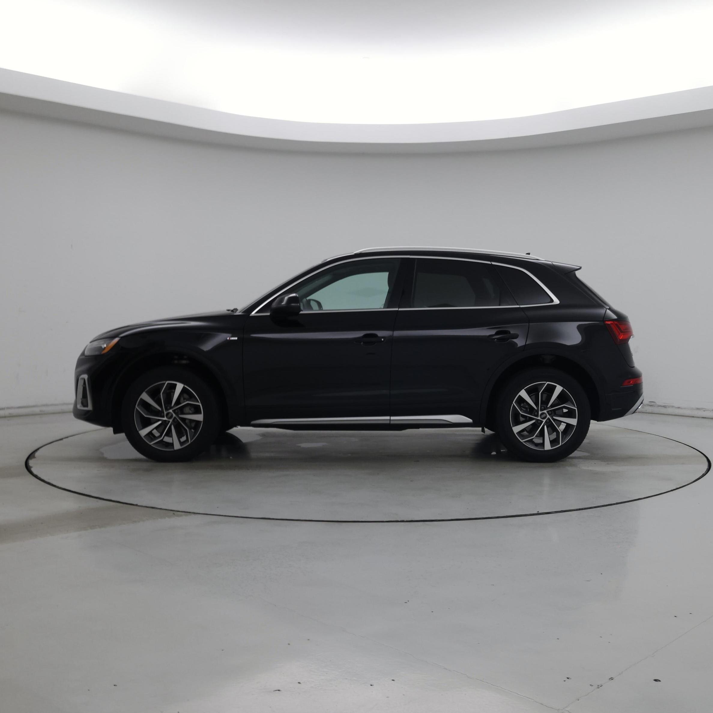 Thumbnail: 2022 Audi Q5 - 3